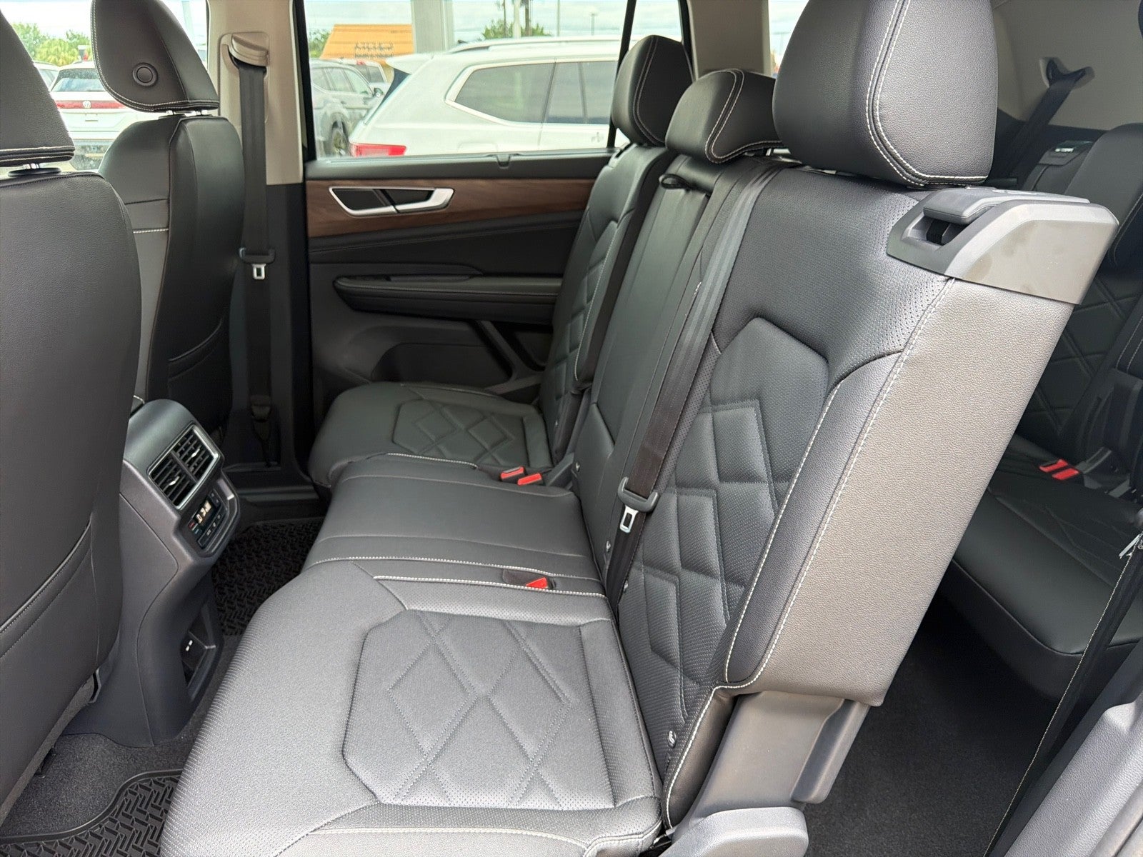 2026 Volkswagen Atlas 2.0T SE w/Technology FWD