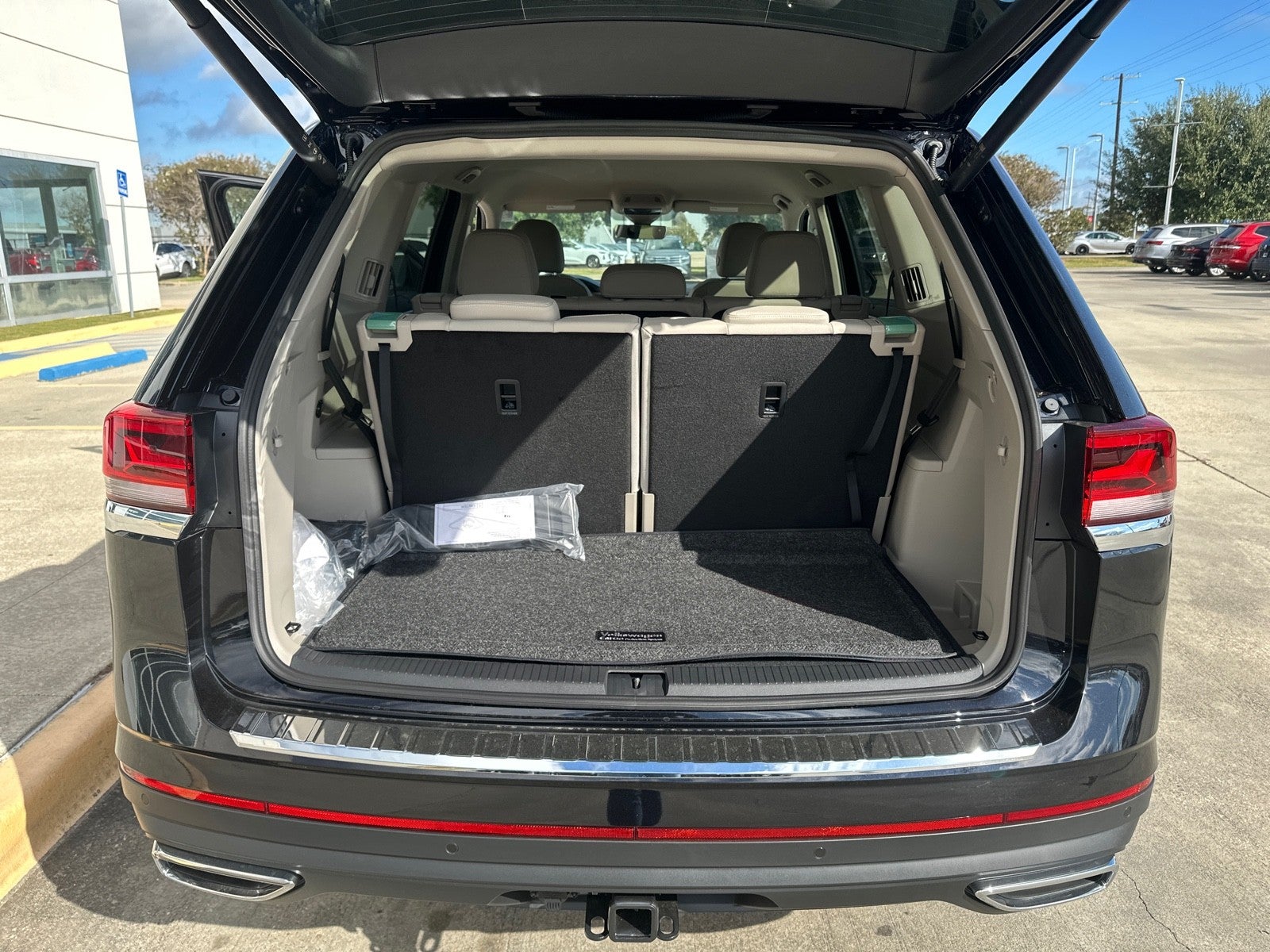 2026 Volkswagen Atlas 2.0T SE w/Technology FWD