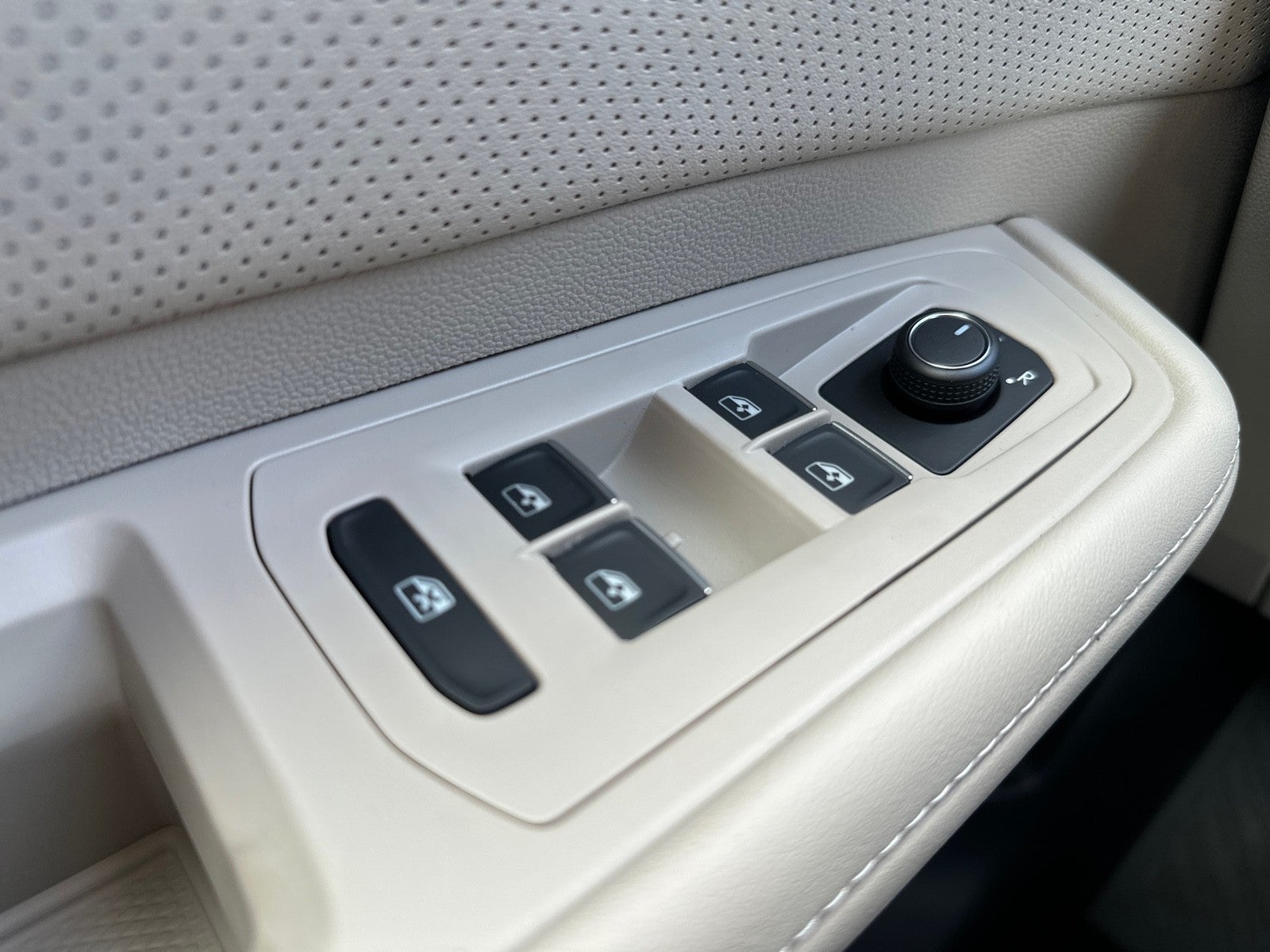 2026 Volkswagen Atlas 2.0T SE w/Technology FWD