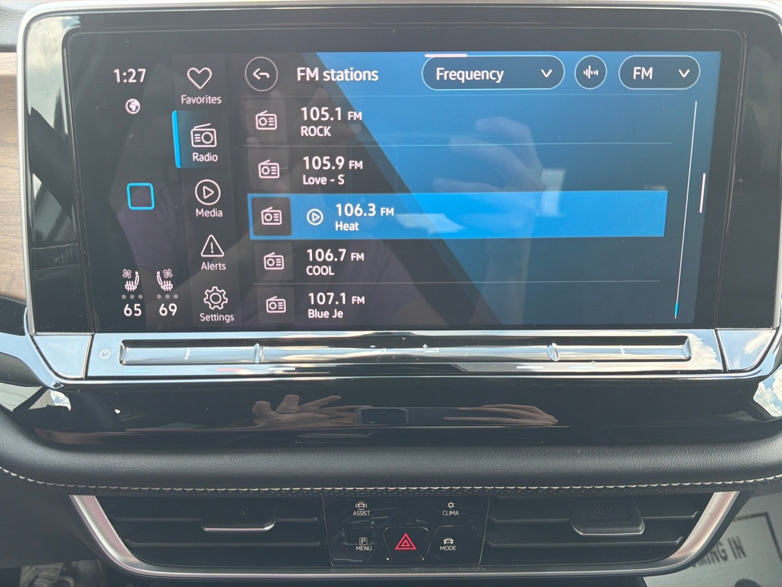 2024 Volkswagen Atlas 2.0T SE w/Technology FWD