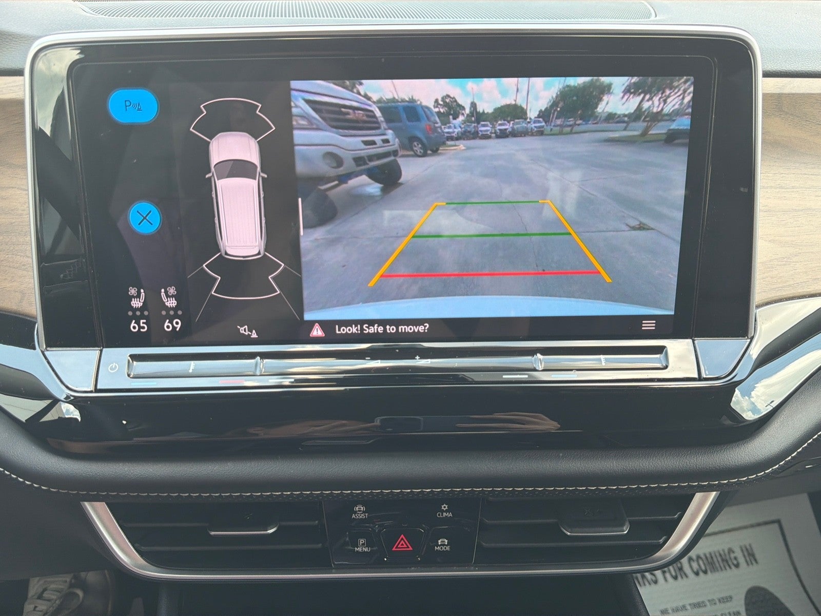 2024 Volkswagen Atlas 2.0T SE w/Technology FWD