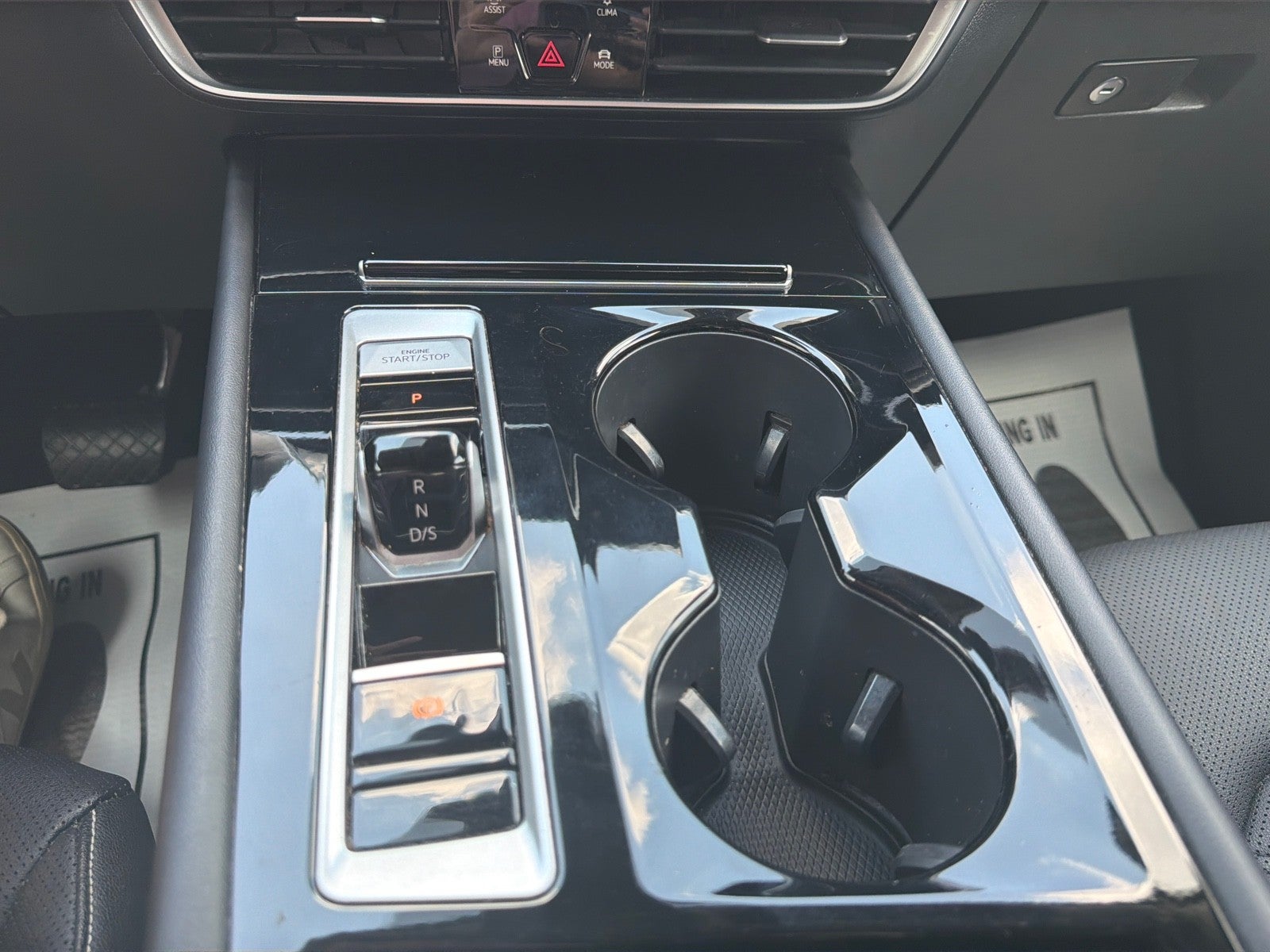 2024 Volkswagen Atlas 2.0T SE w/Technology FWD
