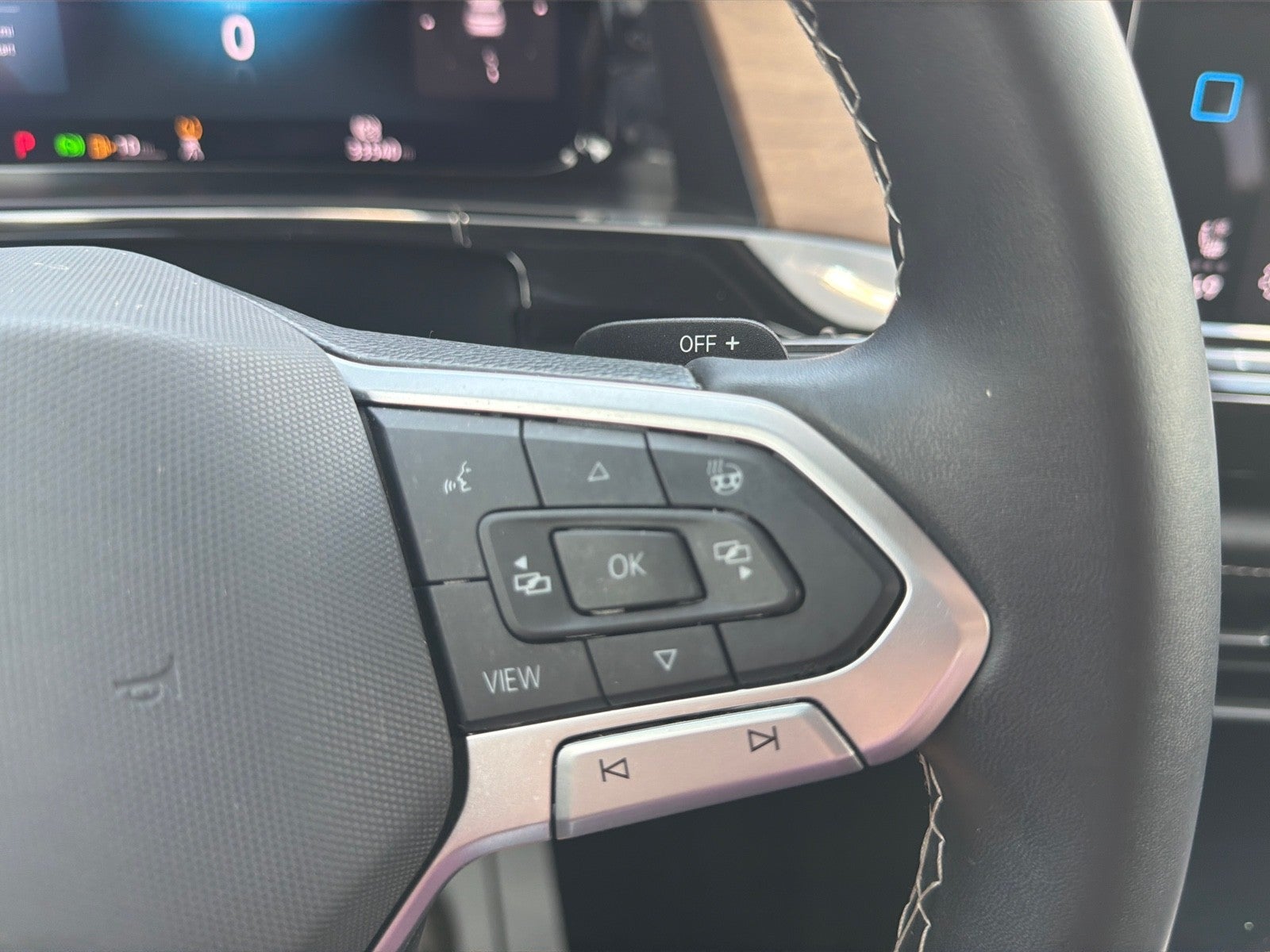 2024 Volkswagen Atlas 2.0T SE w/Technology FWD
