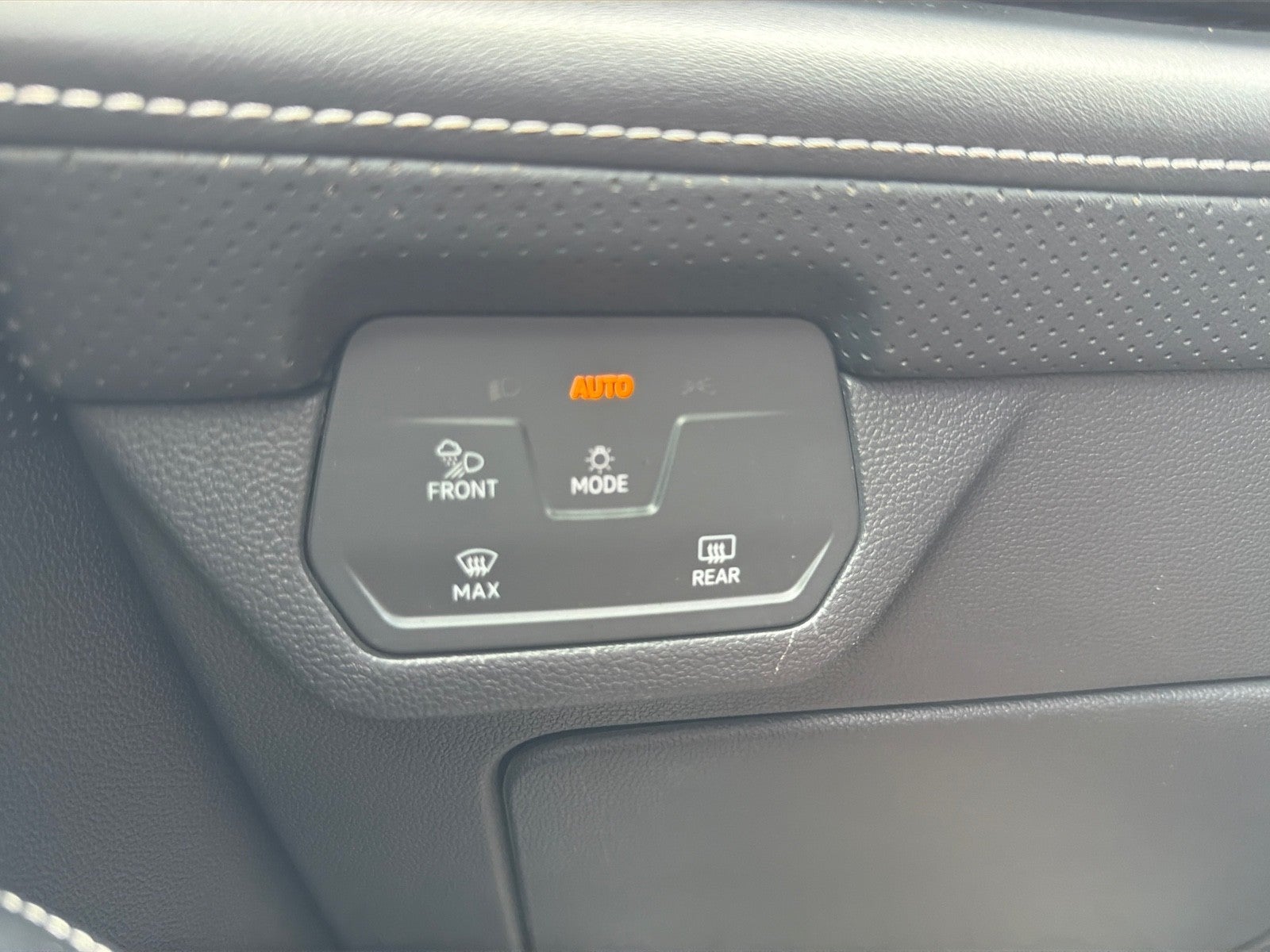 2024 Volkswagen Atlas 2.0T SE w/Technology FWD