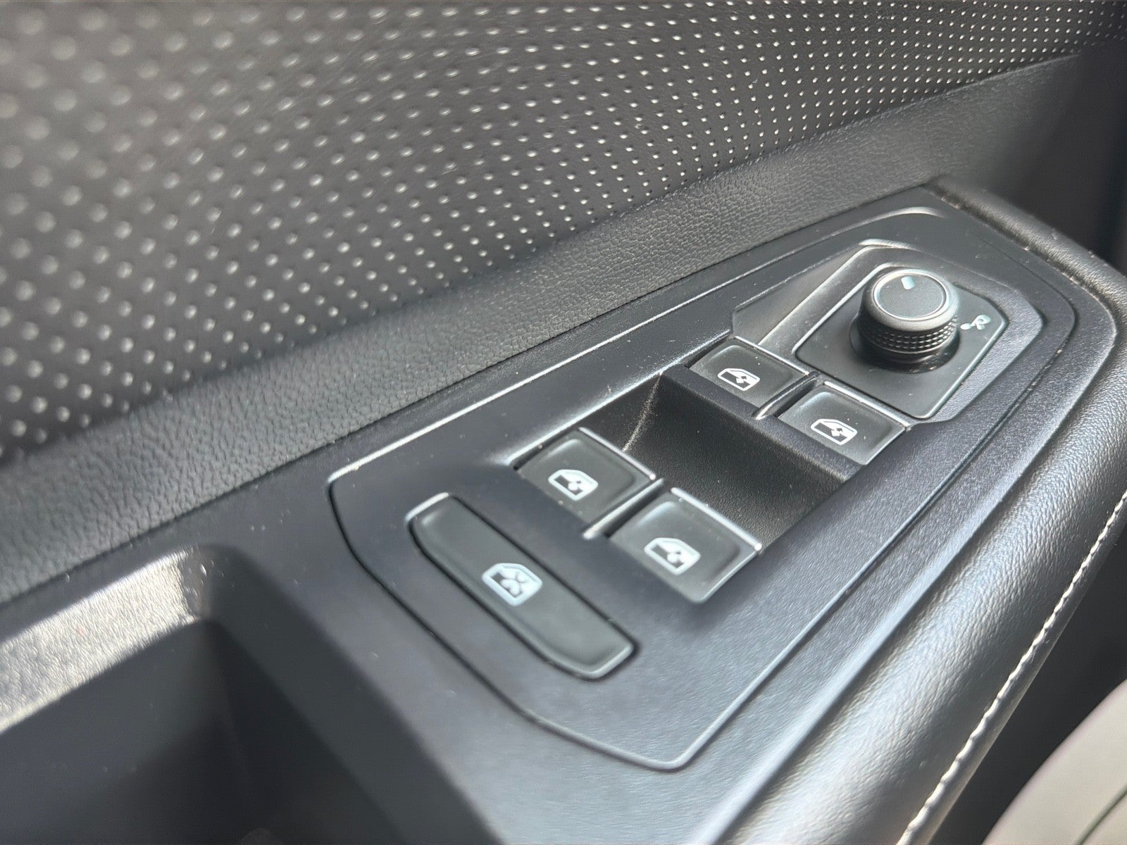 2024 Volkswagen Atlas 2.0T SE w/Technology FWD