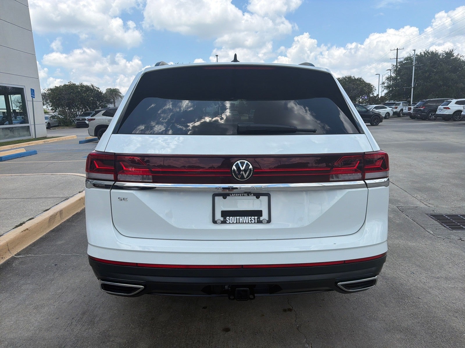2024 Volkswagen Atlas 2.0T SE w/Technology FWD
