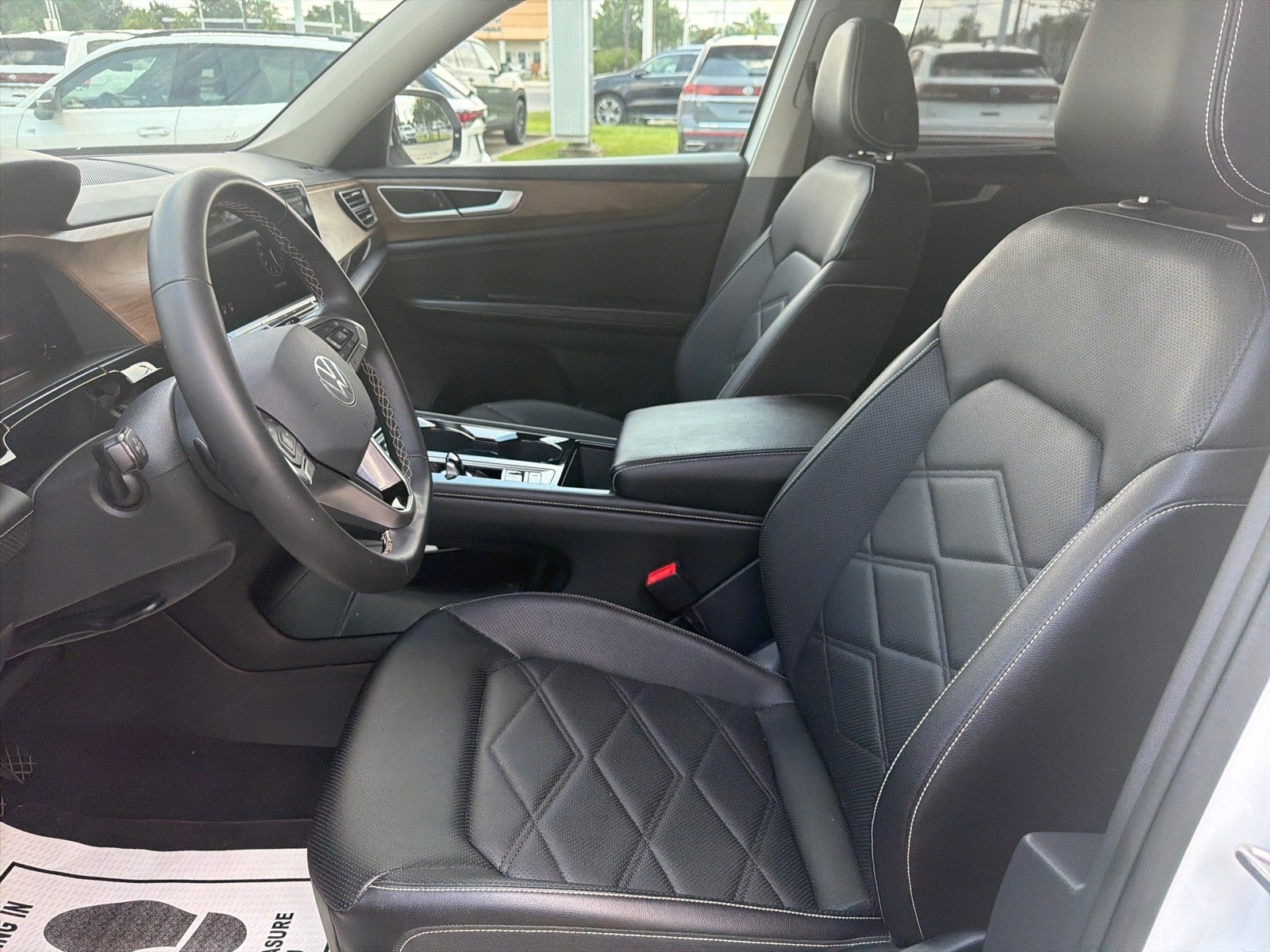 2024 Volkswagen Atlas 2.0T SE w/Technology FWD
