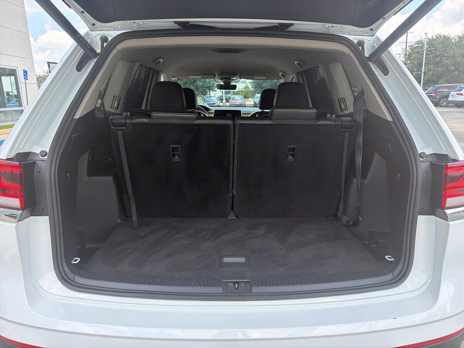 2024 Volkswagen Atlas 2.0T SE w/Technology FWD