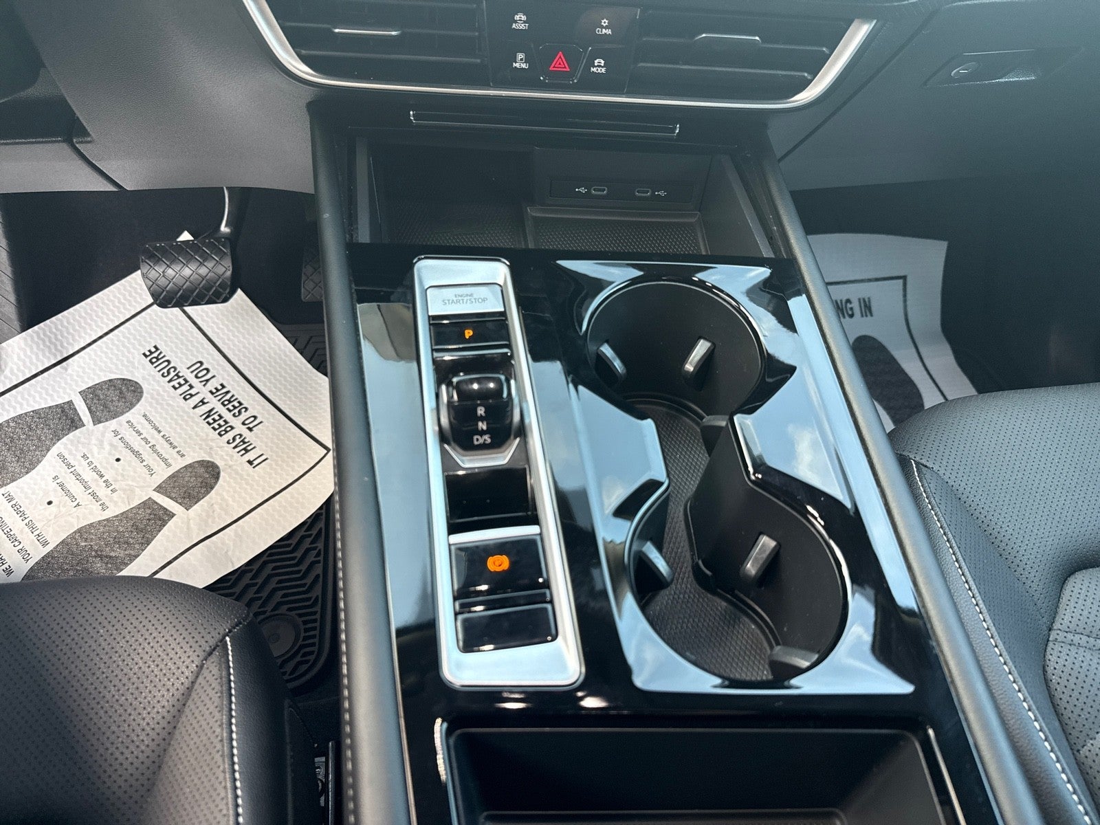 2024 Volkswagen Atlas 2.0T SE w/Technology FWD