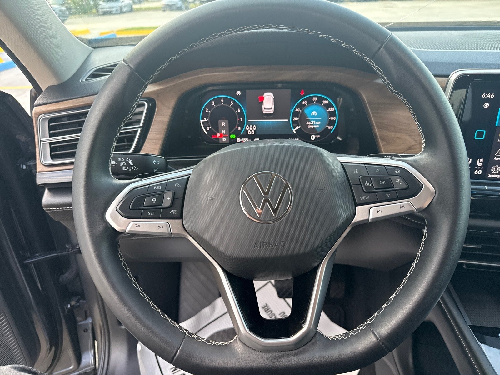 2024 Volkswagen Atlas 2.0T SE w/Technology FWD