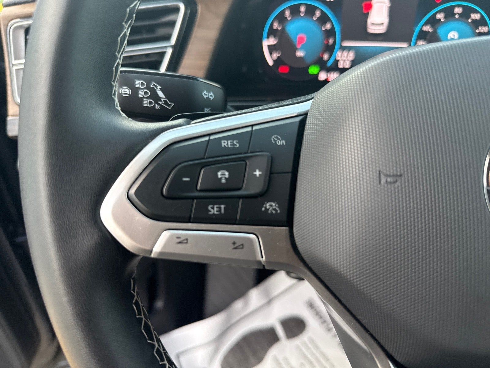 2024 Volkswagen Atlas 2.0T SE w/Technology FWD