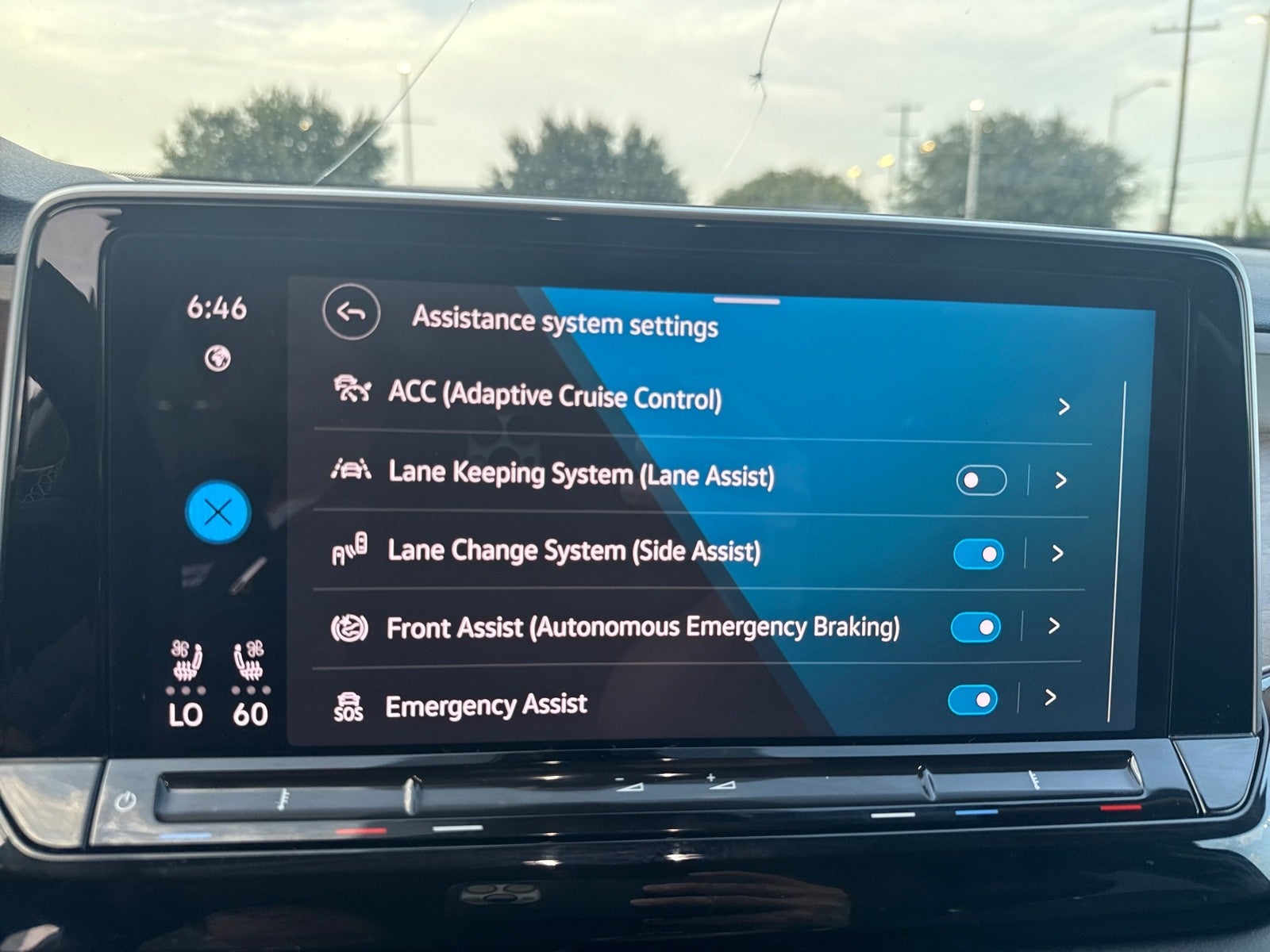 2024 Volkswagen Atlas 2.0T SE w/Technology FWD