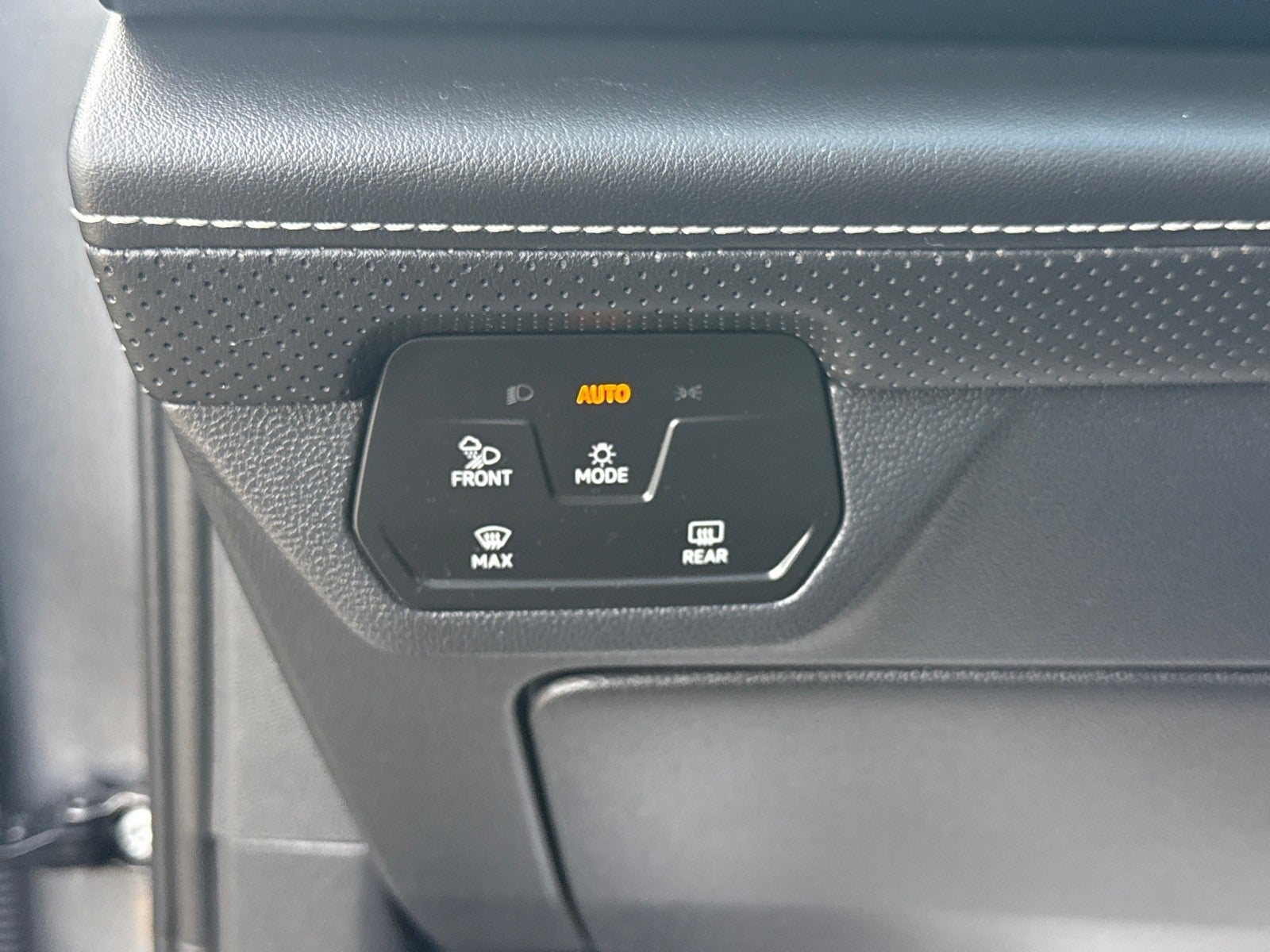 2024 Volkswagen Atlas 2.0T SE w/Technology FWD