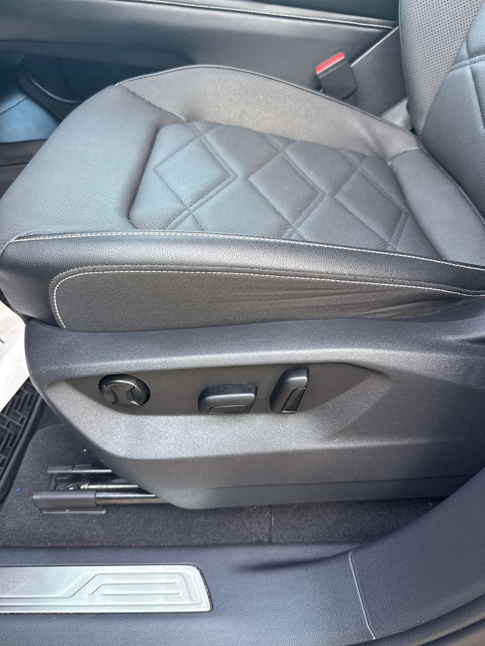 2024 Volkswagen Atlas 2.0T SE w/Technology FWD