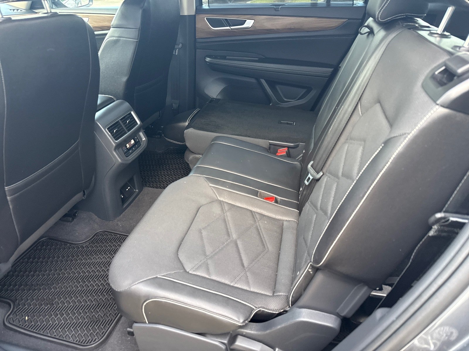 2024 Volkswagen Atlas 2.0T SE w/Technology FWD