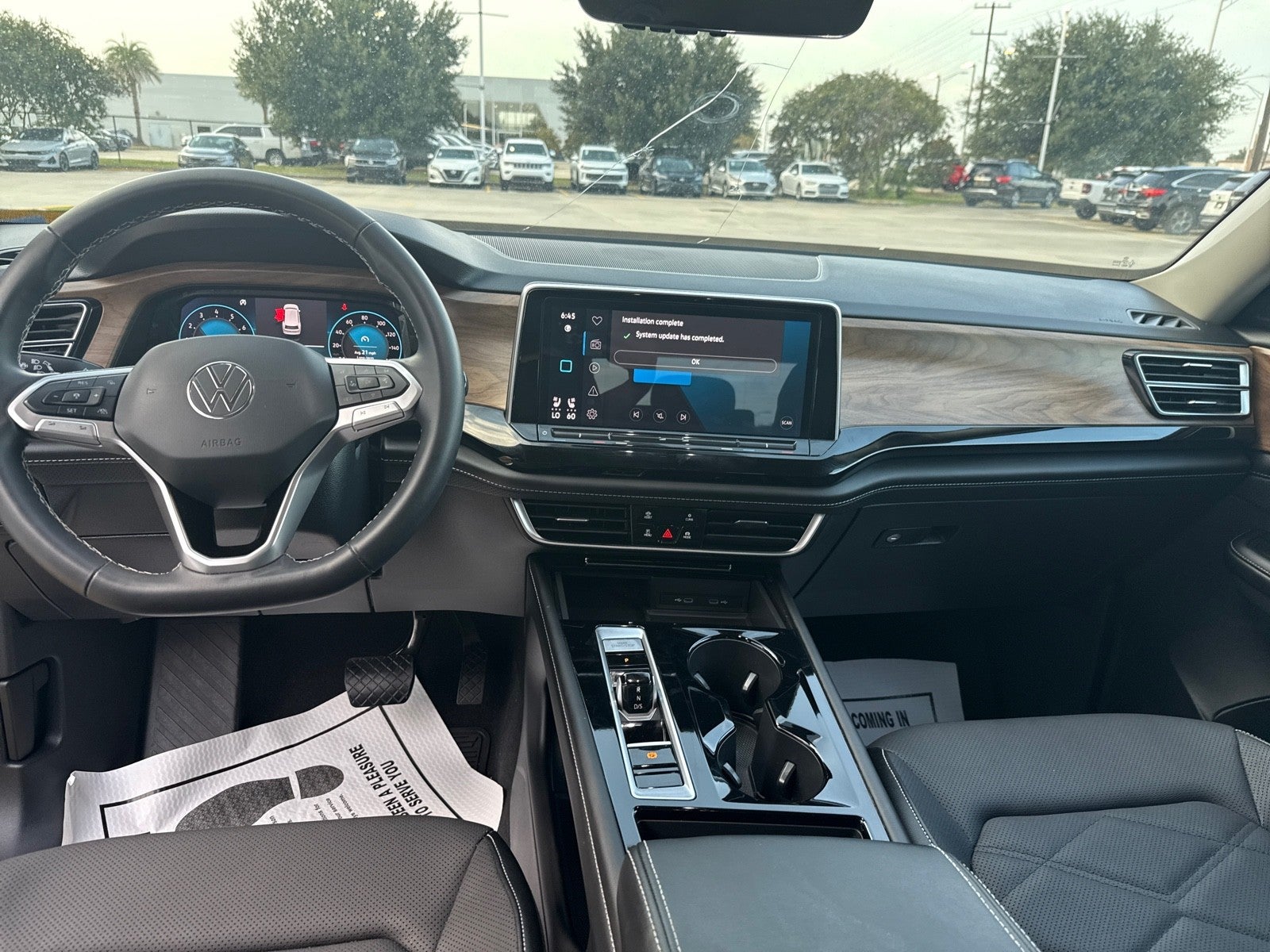 2024 Volkswagen Atlas 2.0T SE w/Technology FWD