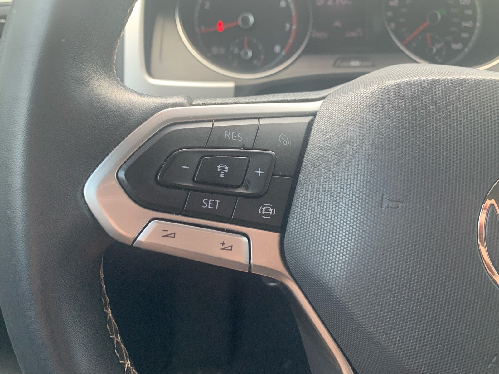 2021 Volkswagen Atlas 2021.5 3.6L V6 SE w/Technology FWD