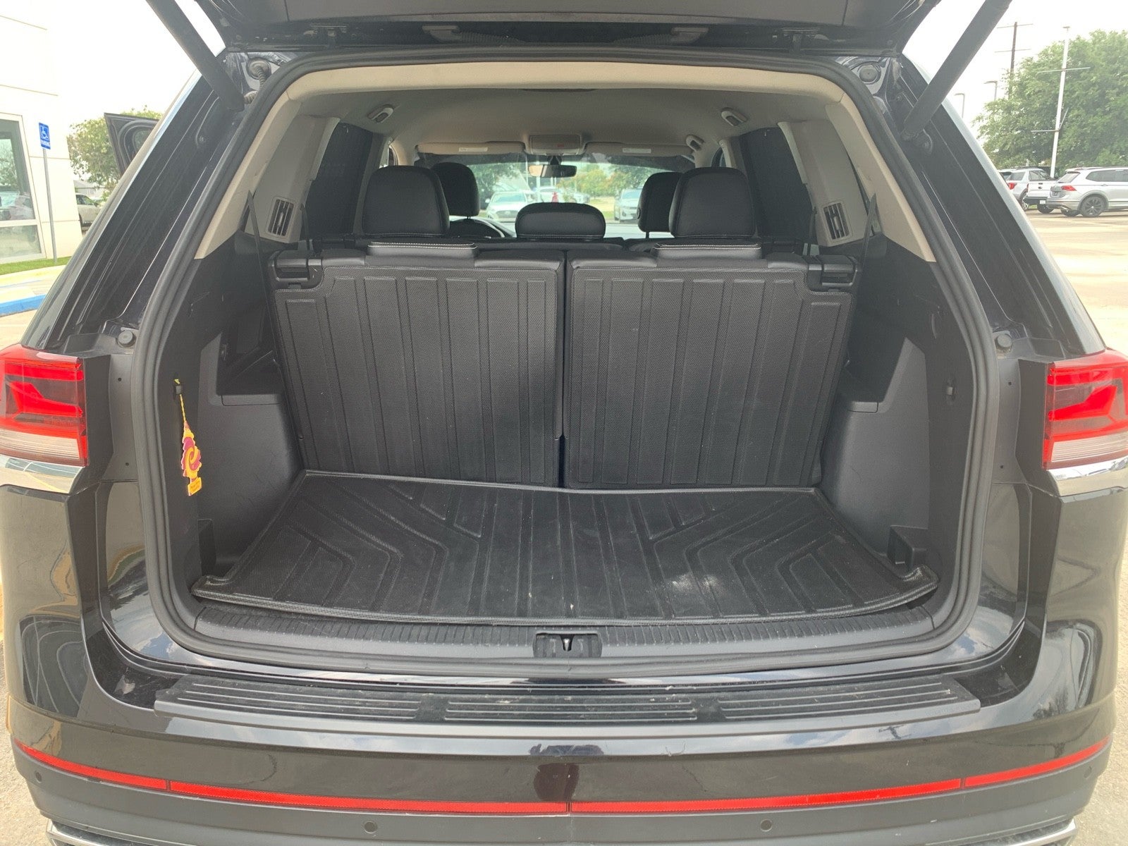 2021 Volkswagen Atlas 2021.5 3.6L V6 SE w/Technology FWD