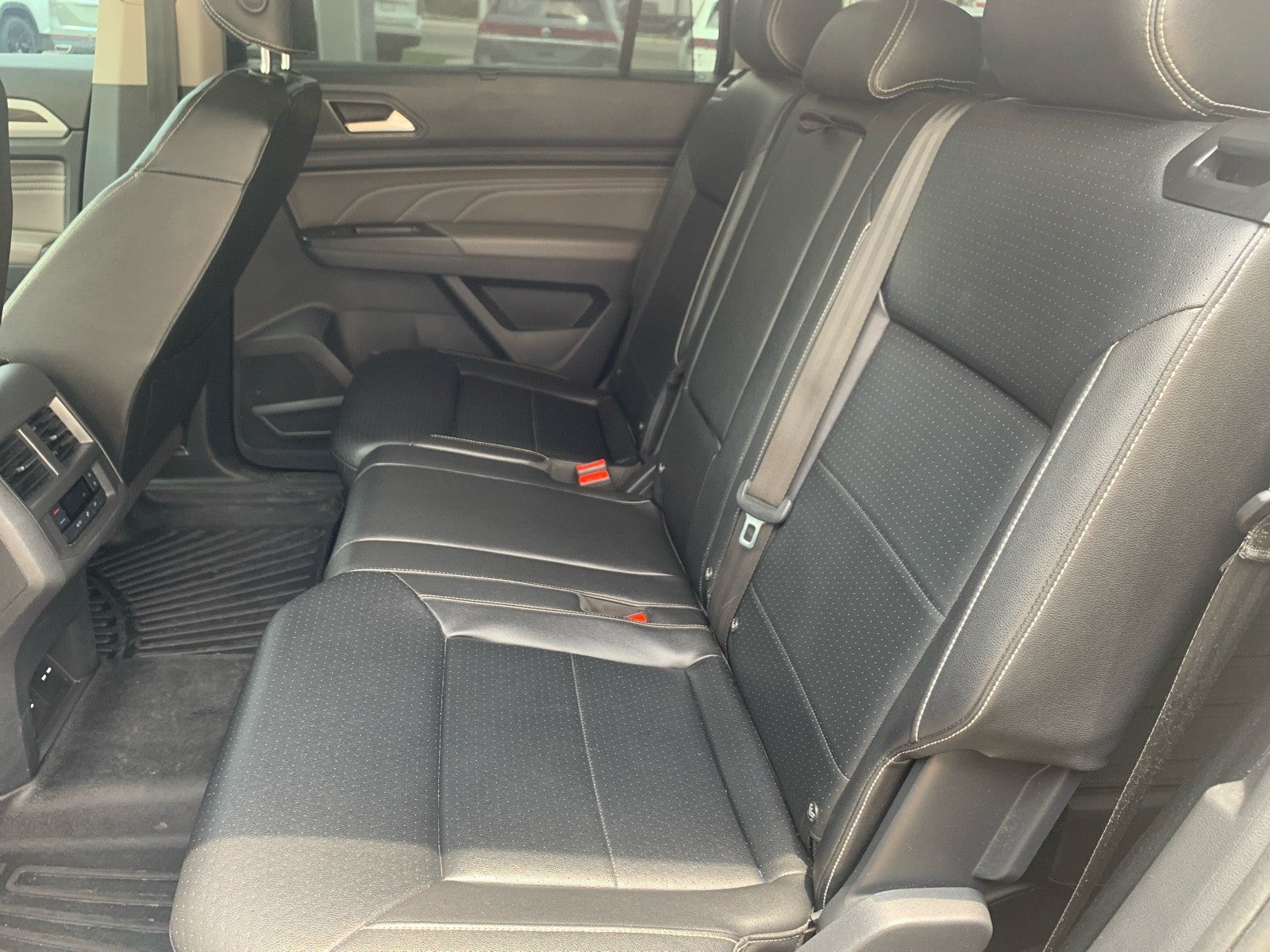 2021 Volkswagen Atlas 2021.5 3.6L V6 SE w/Technology FWD