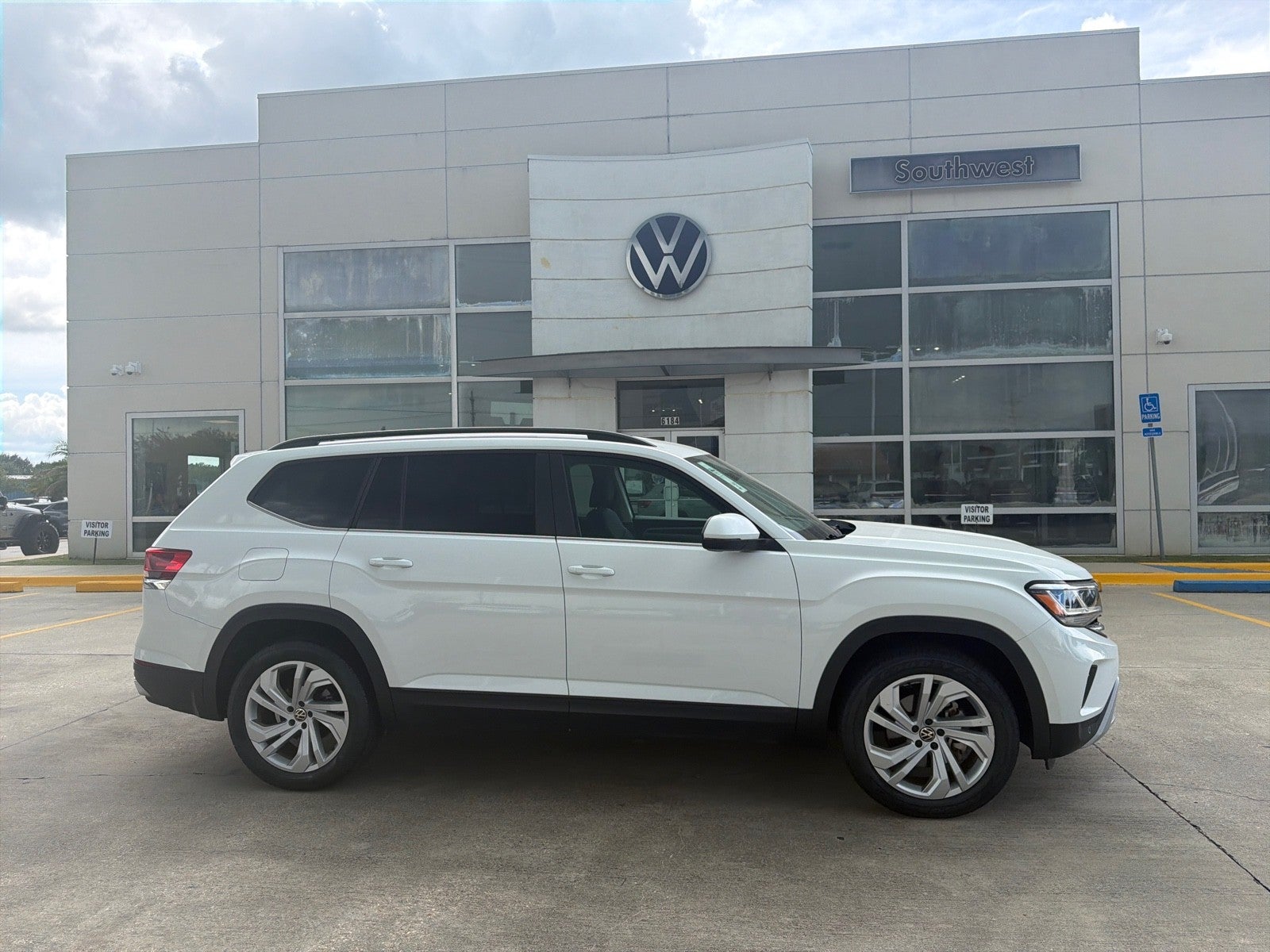 2022 Volkswagen Atlas 3.6L V6 SE w/Technology FWD
