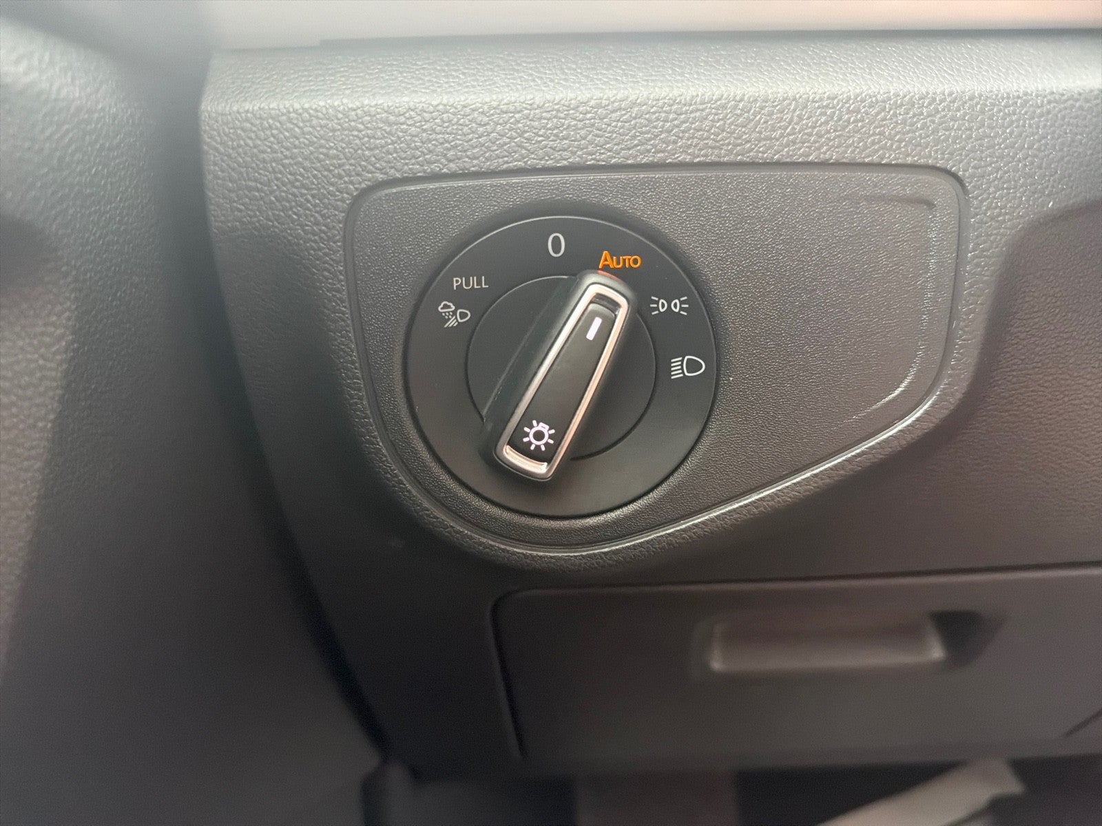 2022 Volkswagen Atlas 3.6L V6 SE w/Technology FWD