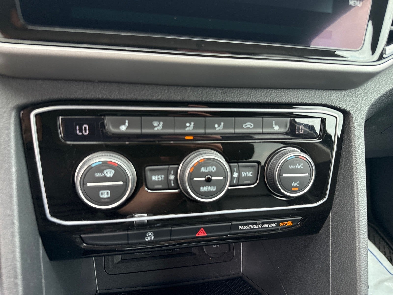2022 Volkswagen Atlas 3.6L V6 SE w/Technology FWD