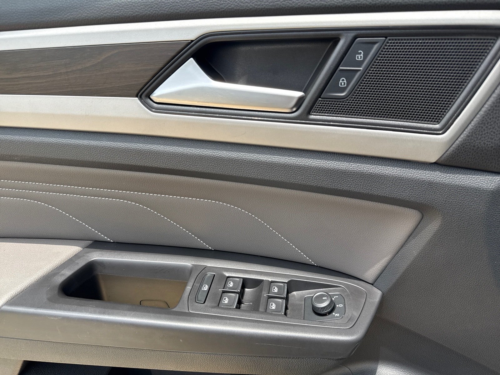 2022 Volkswagen Atlas 3.6L V6 SE w/Technology FWD