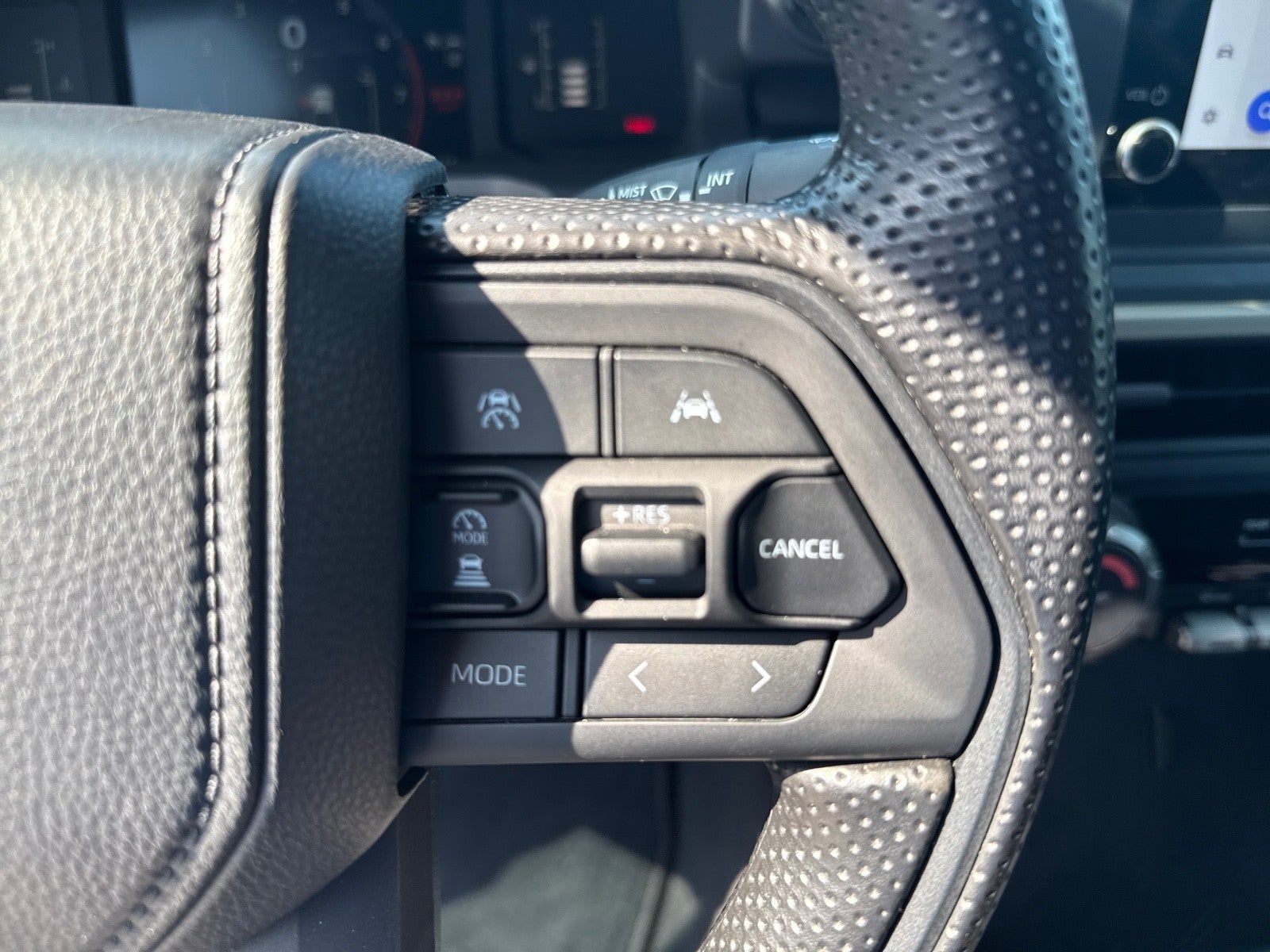 2025 Toyota Tacoma 4WD SR Double Cab 5' Bed AT (Natl)