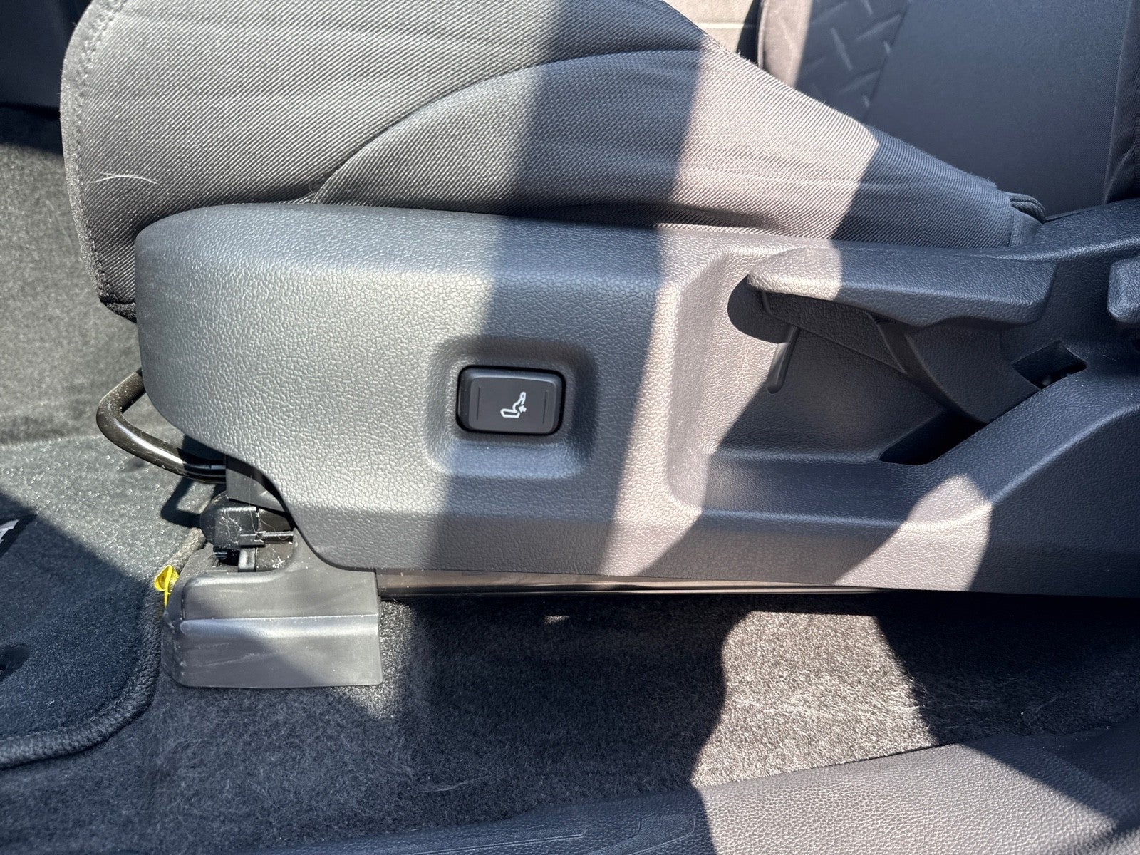 2025 Toyota Tacoma 4WD SR Double Cab 5' Bed AT (Natl)