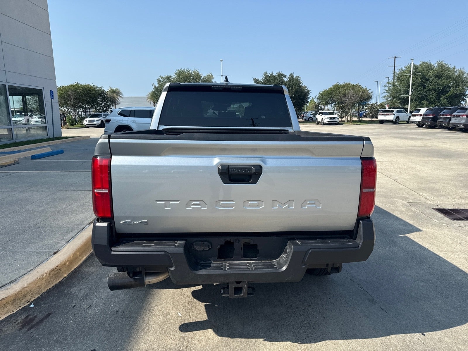 2025 Toyota Tacoma 4WD SR Double Cab 5' Bed AT (Natl)