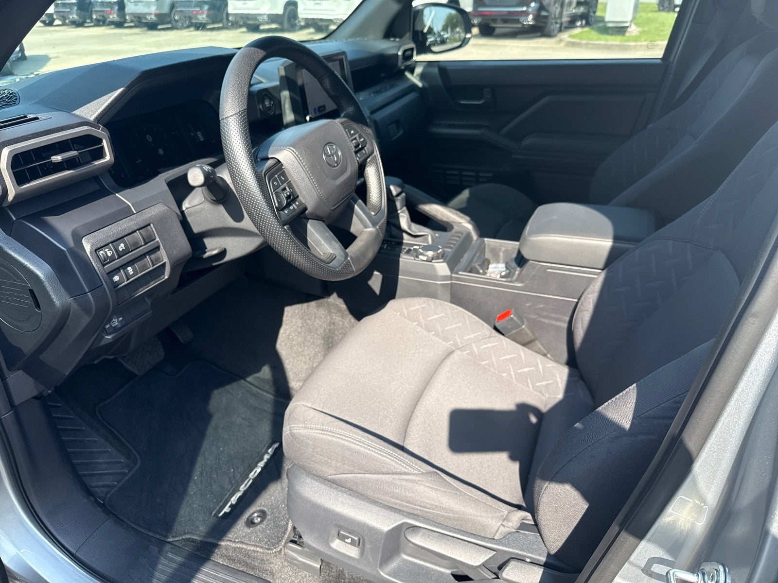 2025 Toyota Tacoma 4WD SR Double Cab 5' Bed AT (Natl)