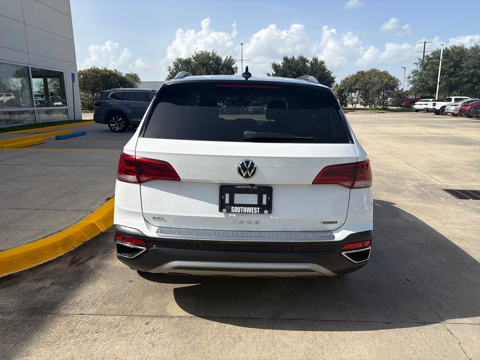 2023 Volkswagen Taos SEL 4MOTION *Ltd Avail*