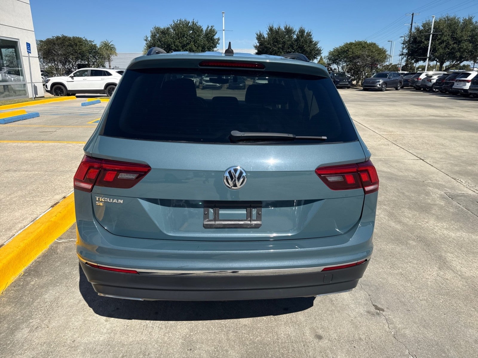 2020 Volkswagen Tiguan 2.0T SE FWD
