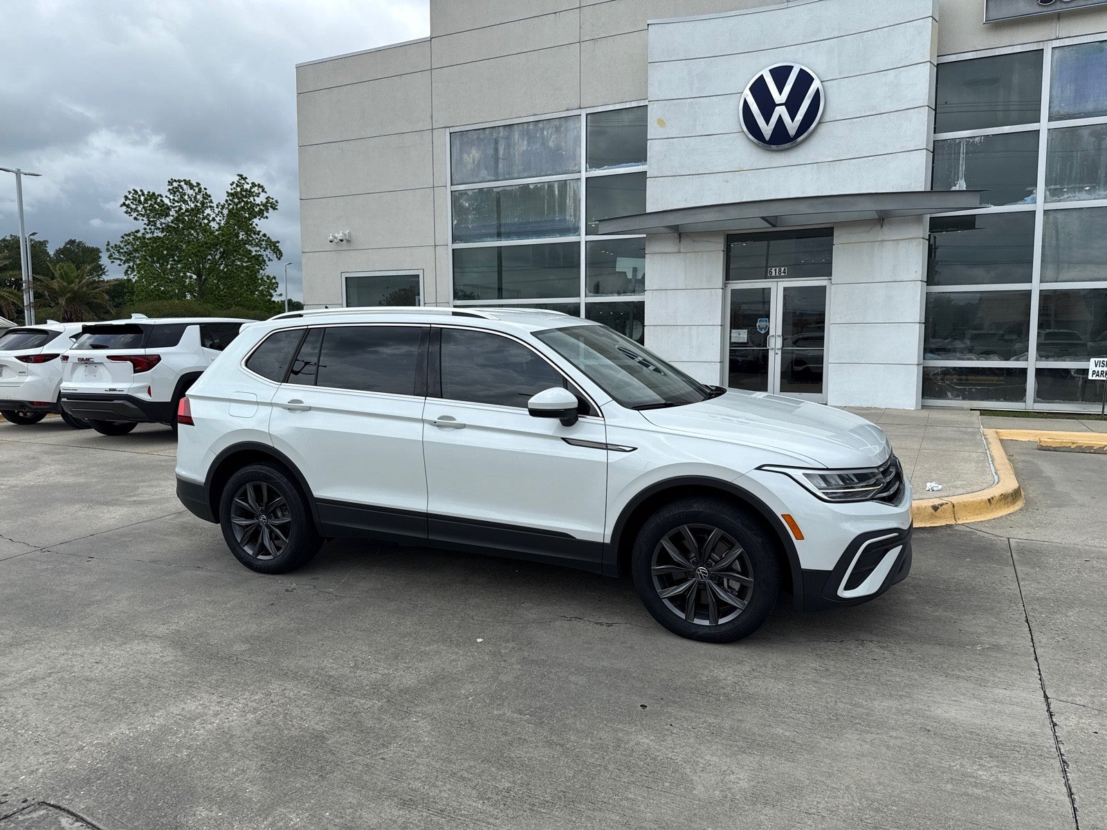 2023 Volkswagen Tiguan SE