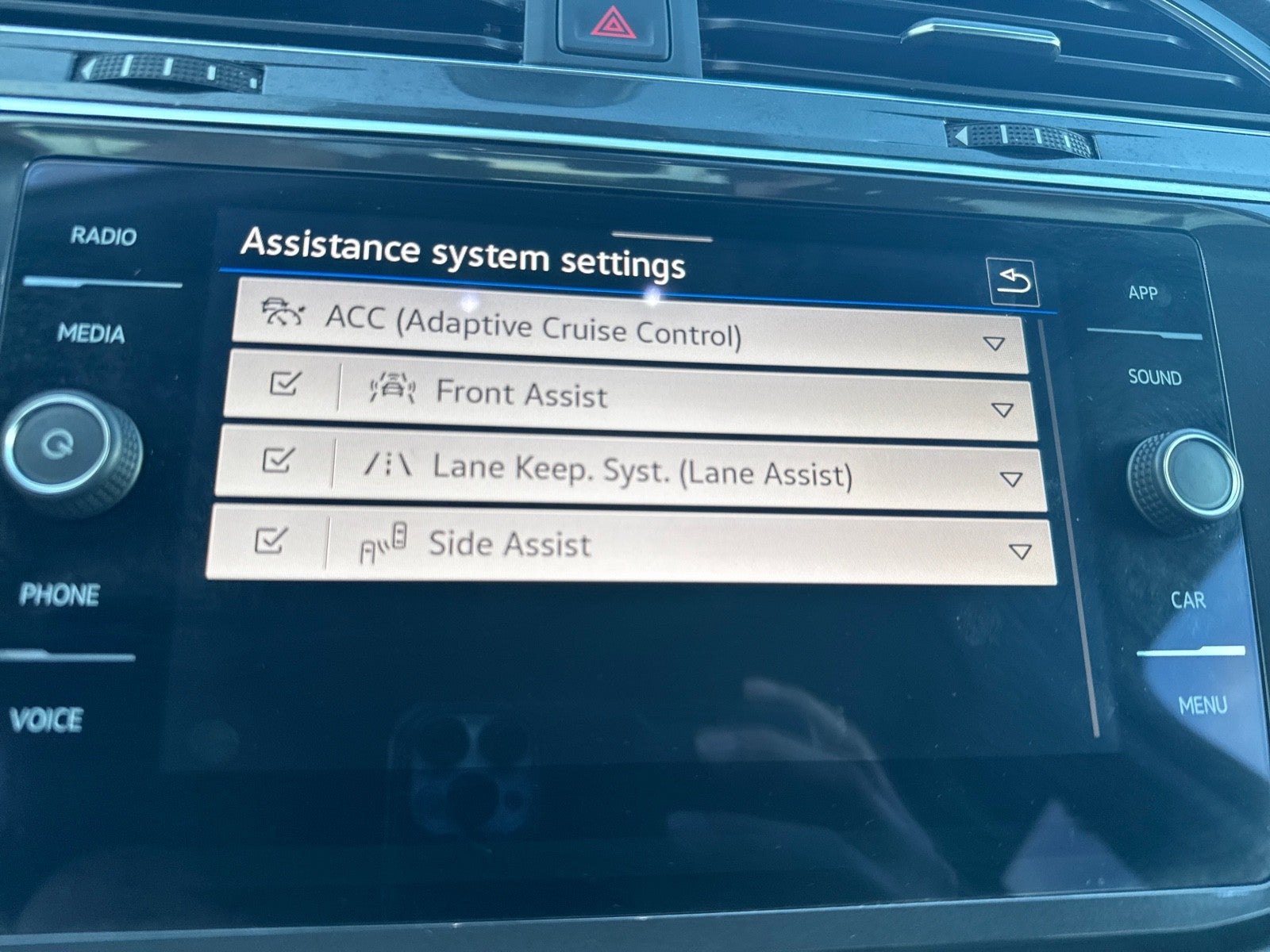 2023 Volkswagen Tiguan 2.0T SE FWD