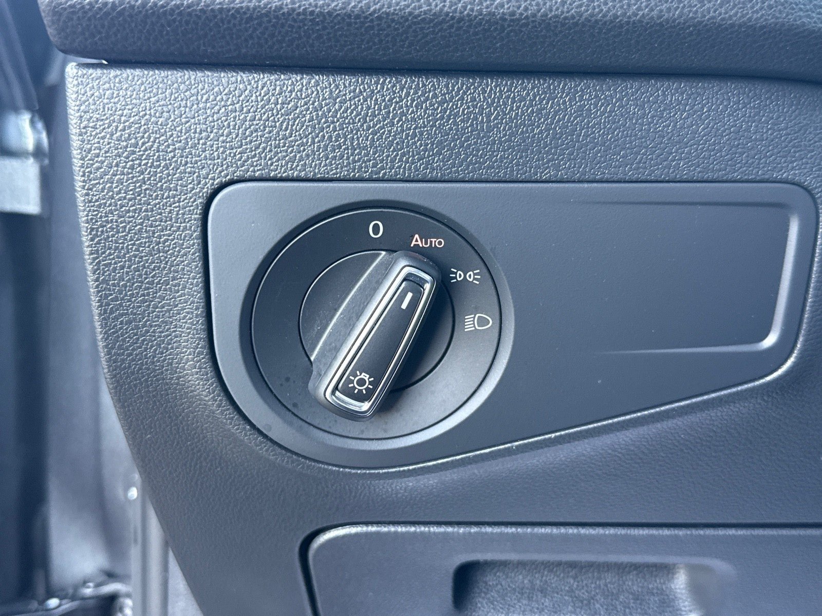 2023 Volkswagen Tiguan 2.0T SE FWD