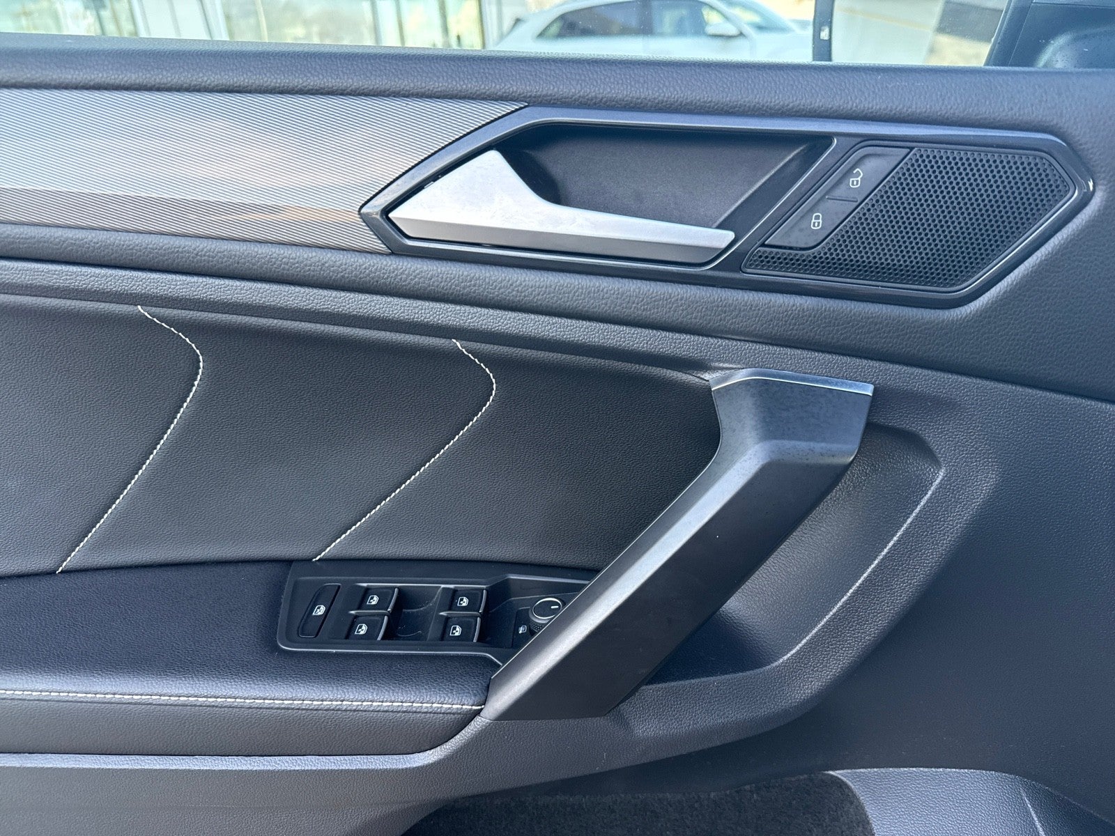 2023 Volkswagen Tiguan 2.0T SE FWD