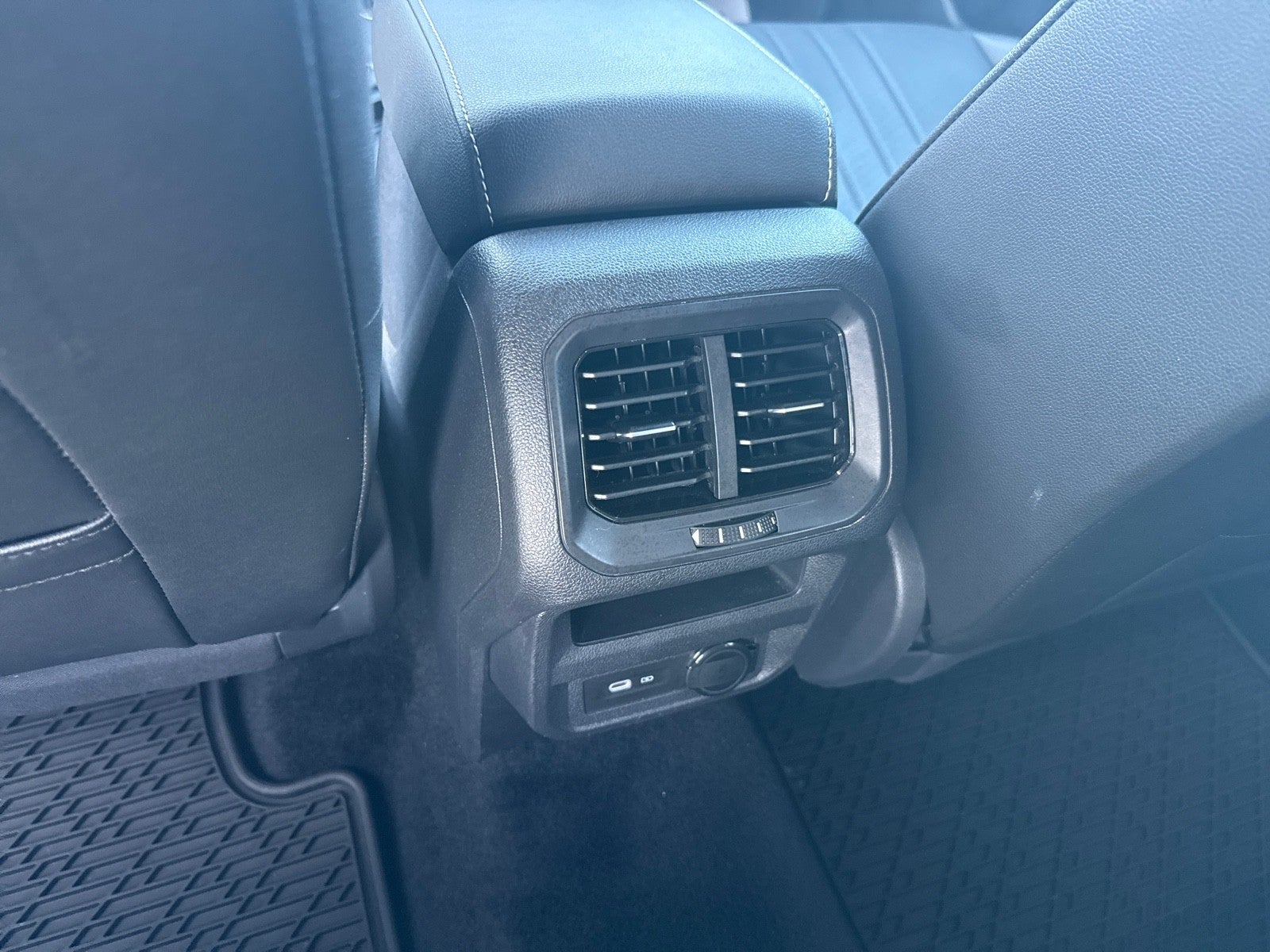 2023 Volkswagen Tiguan 2.0T SE FWD