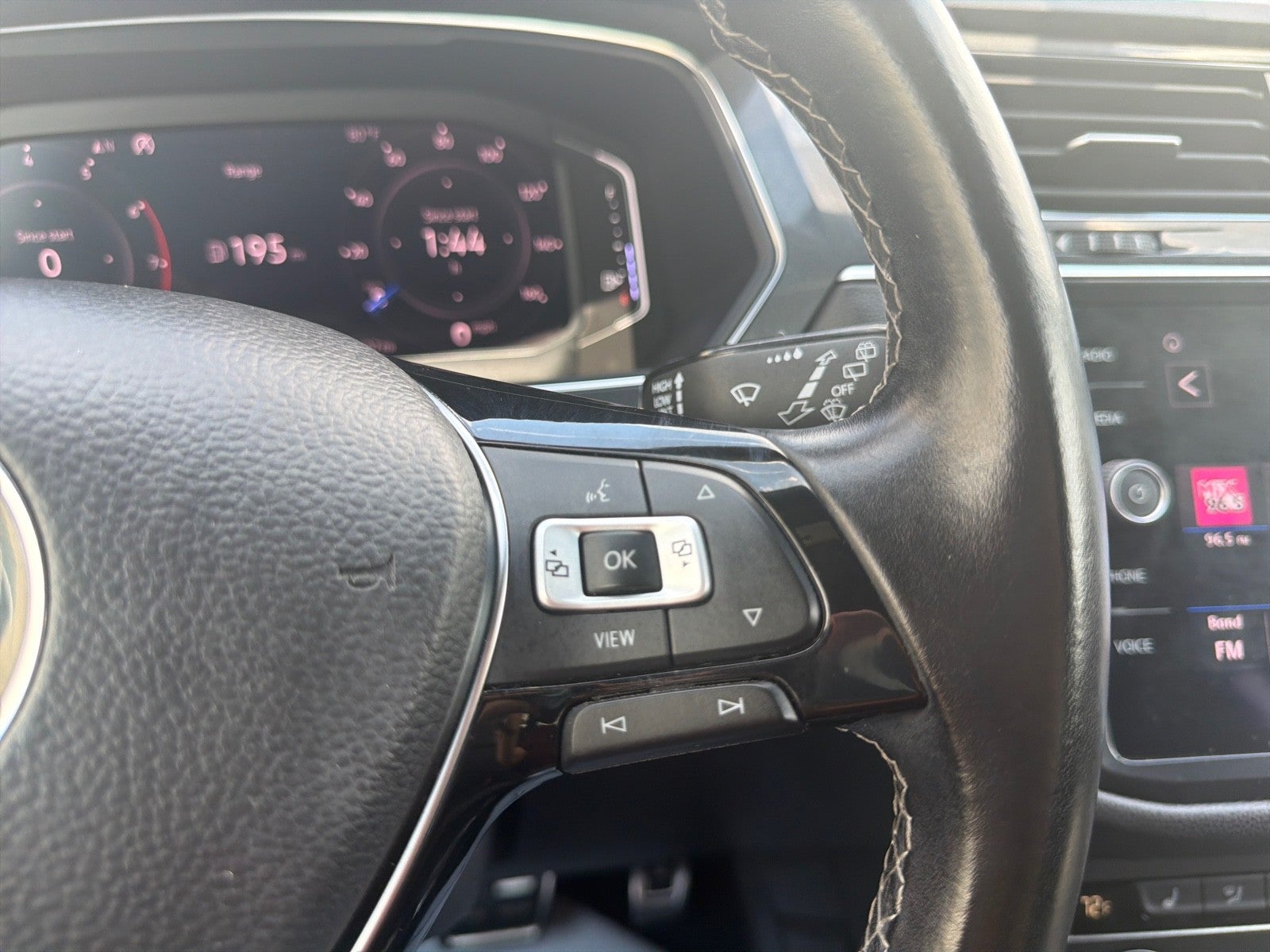 2019 Volkswagen Tiguan 2.0T SEL R-Line FWD