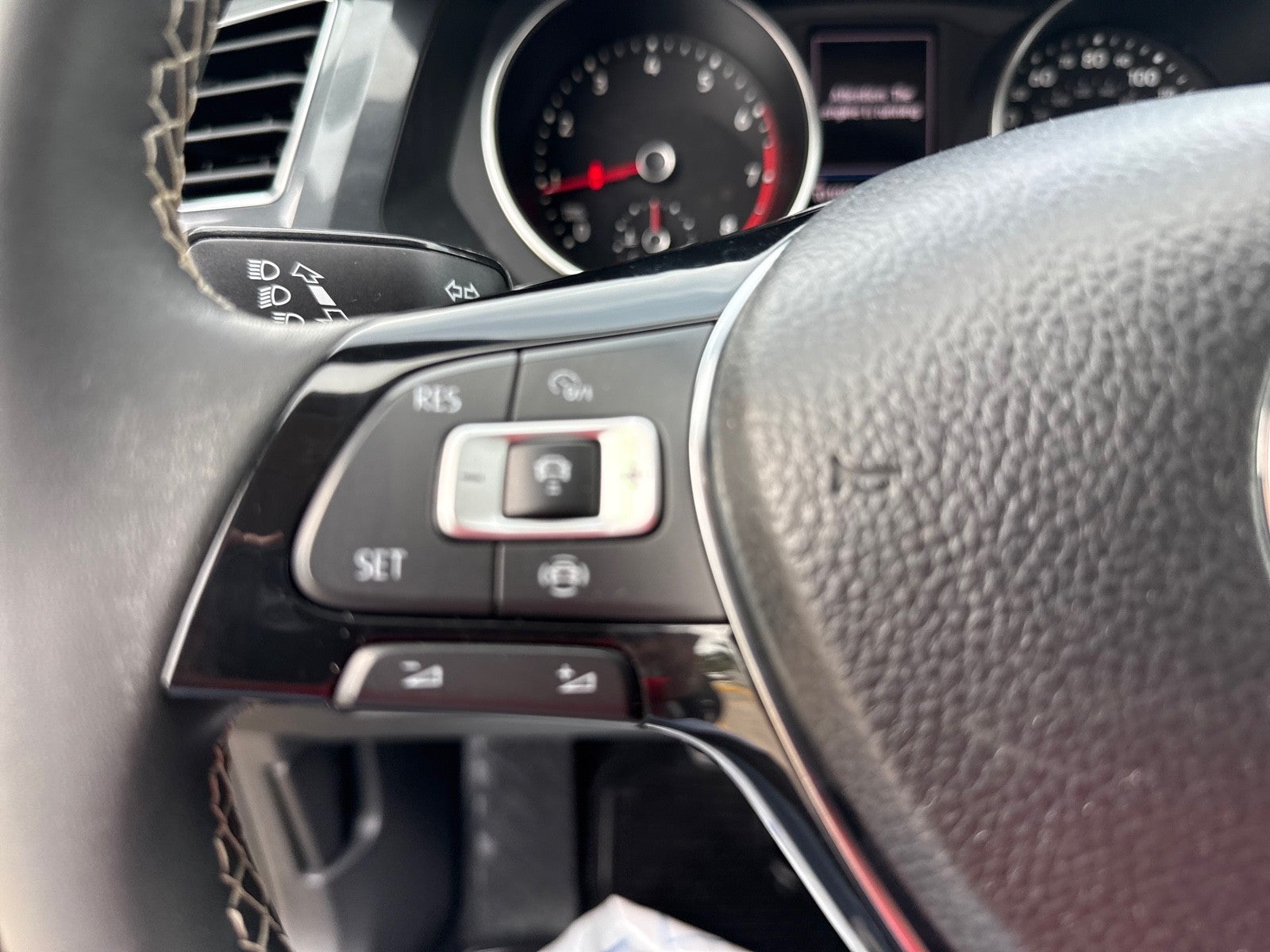 2021 Volkswagen Tiguan 2.0T SE FWD