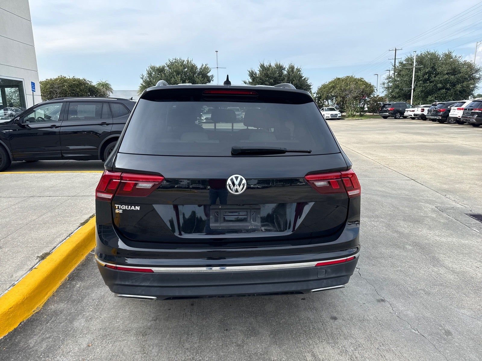 2021 Volkswagen Tiguan 2.0T SE FWD