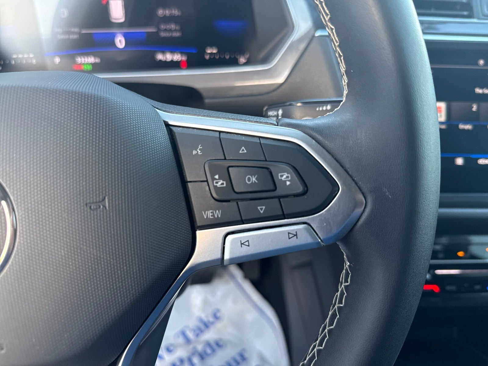 2023 Volkswagen Tiguan 2.0T SE FWD