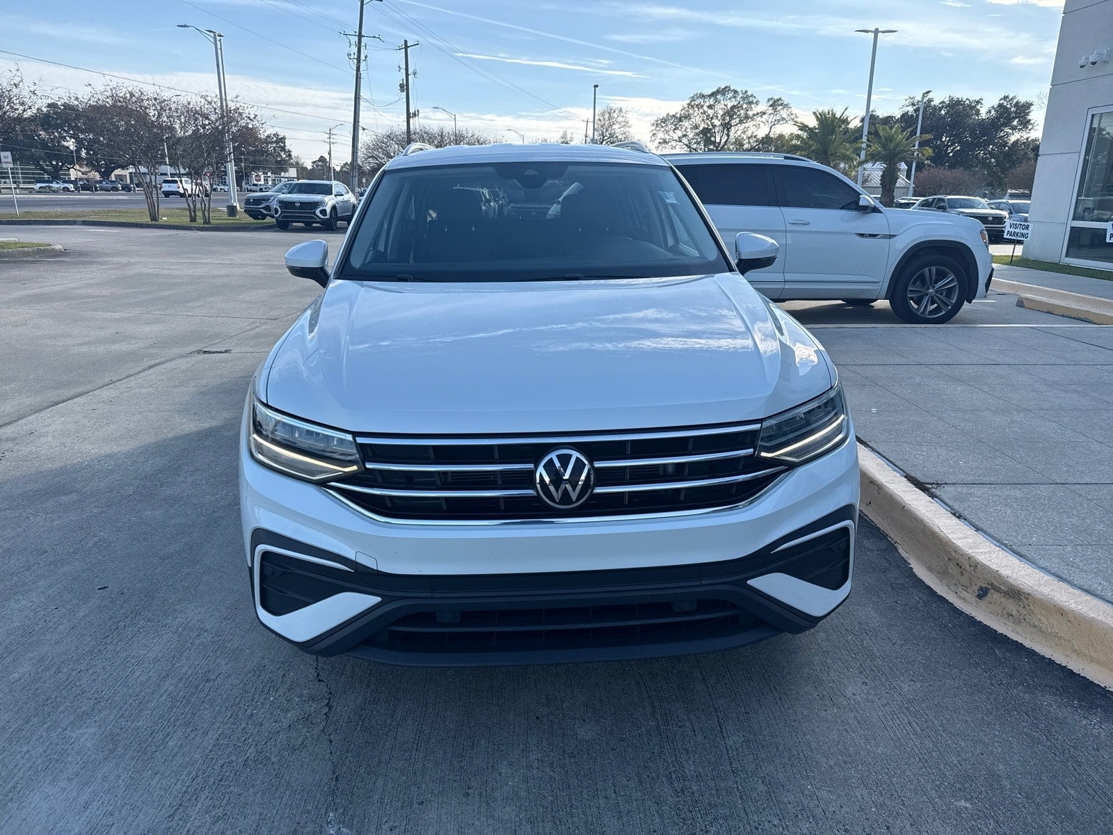 2023 Volkswagen Tiguan 2.0T SE FWD