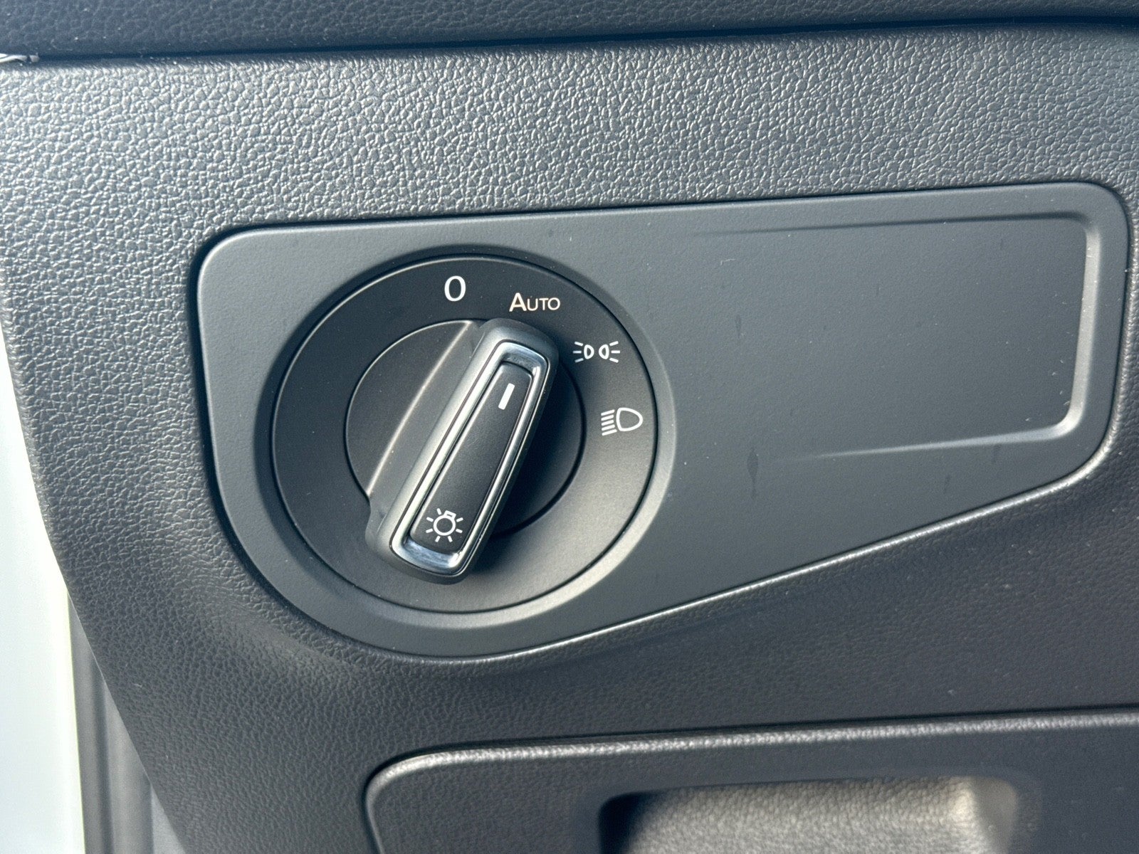 2023 Volkswagen Tiguan 2.0T SE FWD