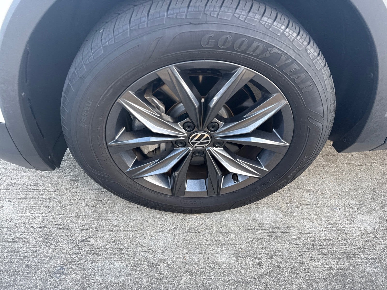 2023 Volkswagen Tiguan 2.0T SE FWD