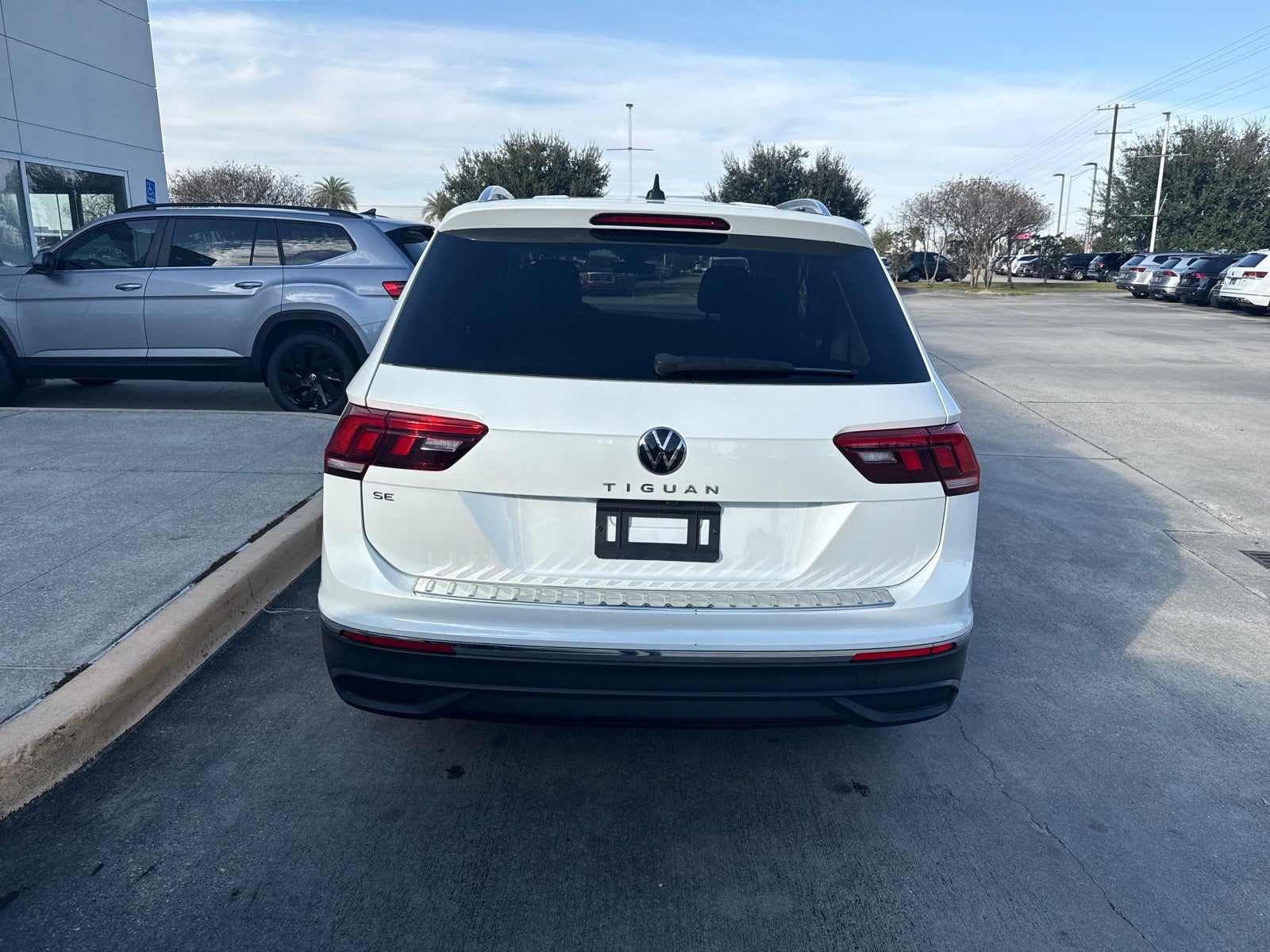 2023 Volkswagen Tiguan 2.0T SE FWD