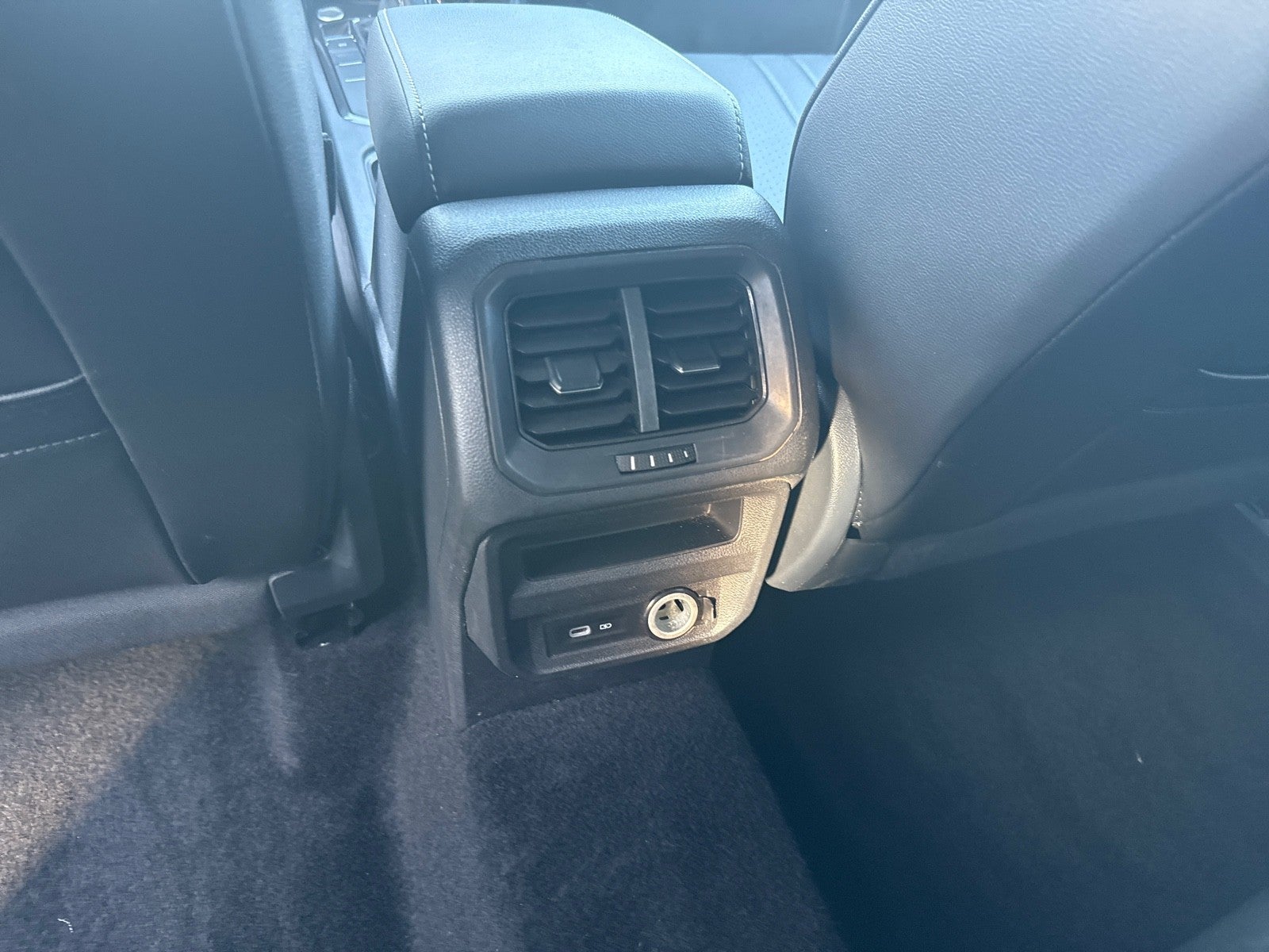 2023 Volkswagen Tiguan 2.0T SE FWD