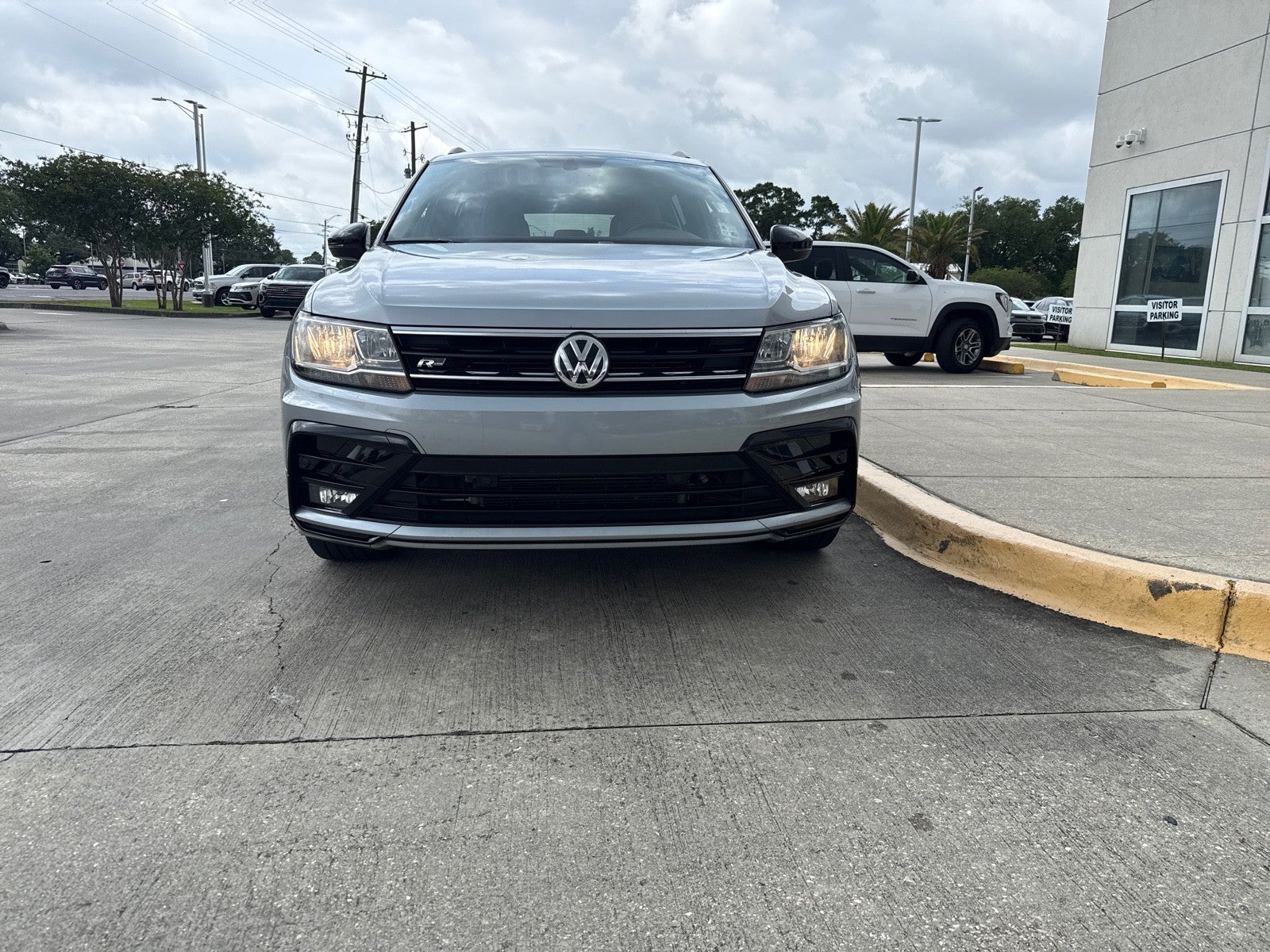 2020 Volkswagen Tiguan SE R-Line Black