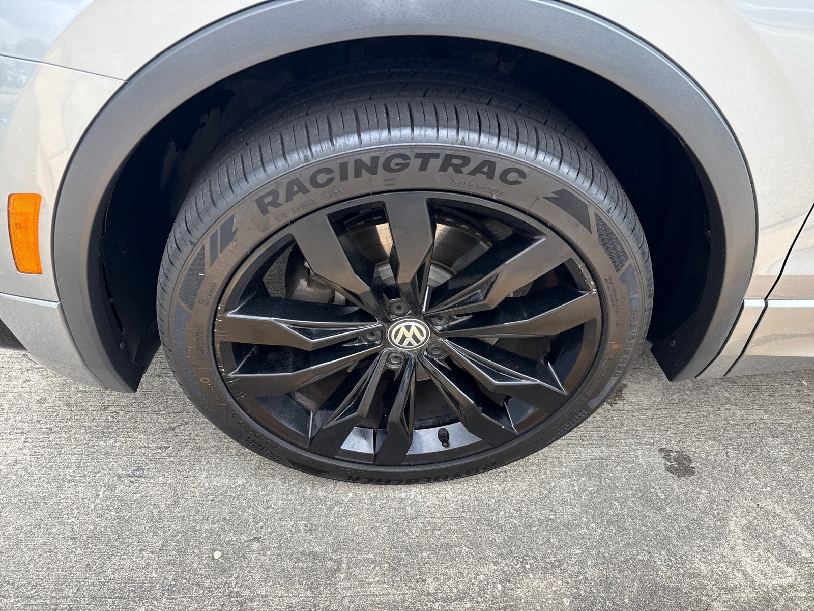 2020 Volkswagen Tiguan SE R-Line Black