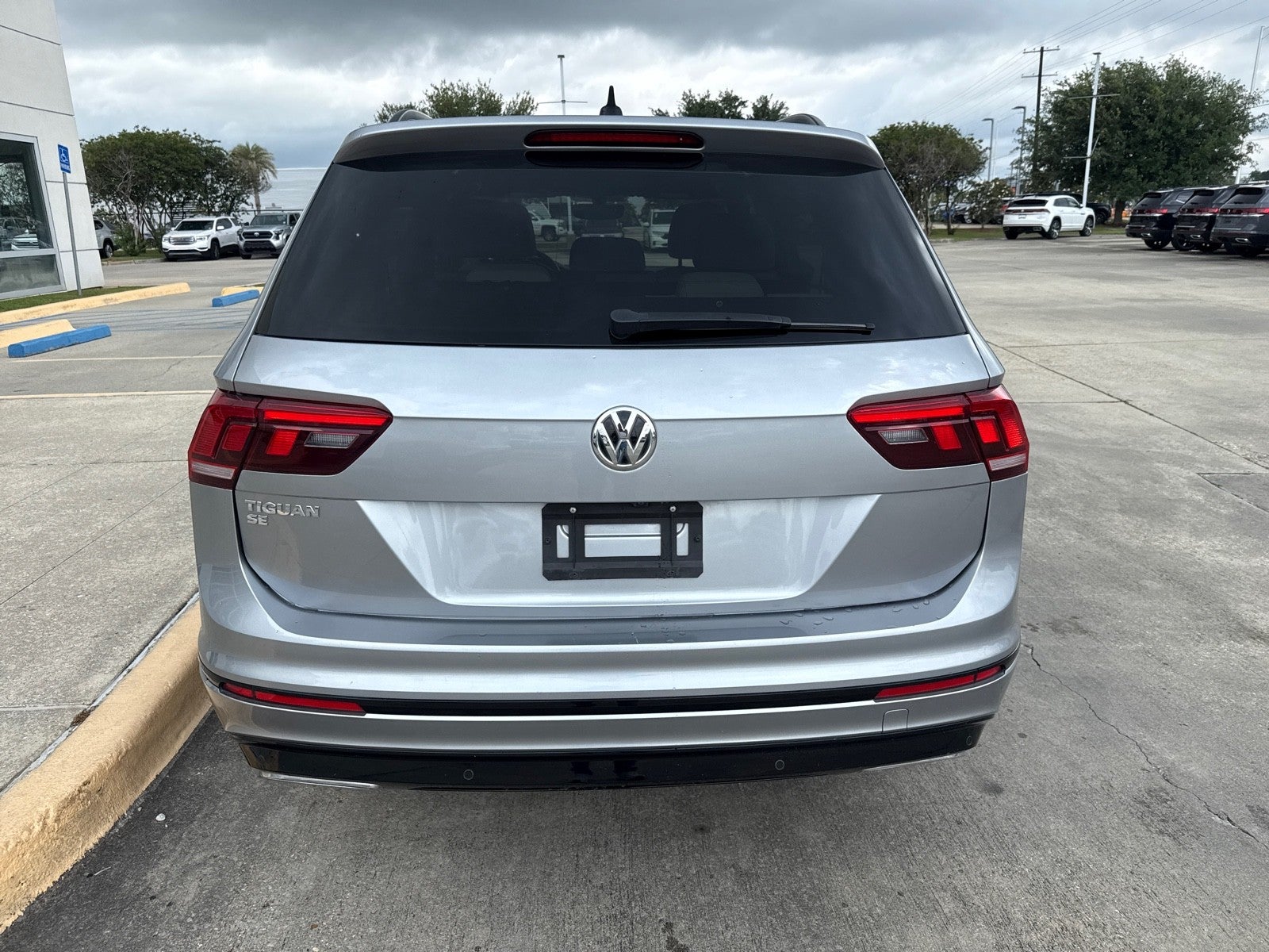 2020 Volkswagen Tiguan SE R-Line Black